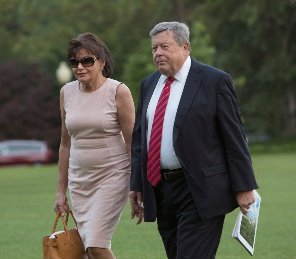  Viktor Knavs and Amalija Knavs, parents of U.S. first lady Melania Trump, arrive at the White House with the first family June 11, 2017 | Photo: GettyImages