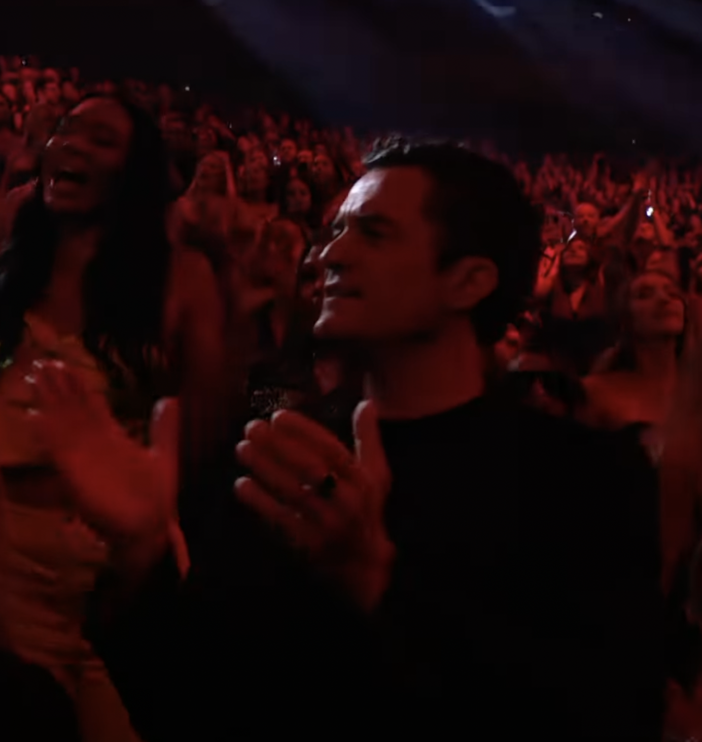 Orlando Bloom reacts to Katy Perrys performance at the 2024 MTV Video Music Awards | Source: YouTube/MTV