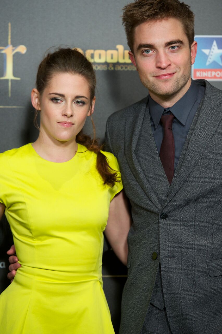 Kristen Stewart and Robert Pattinson attend the "The Twilight Saga: Breaking Dawn - Part 2." | Source: Getty Images
