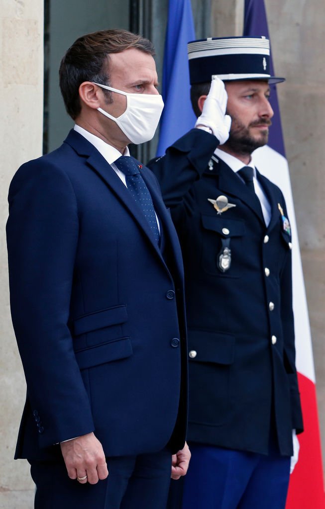 Emmanuel Macron porte un masque |  Photo: Getty Images