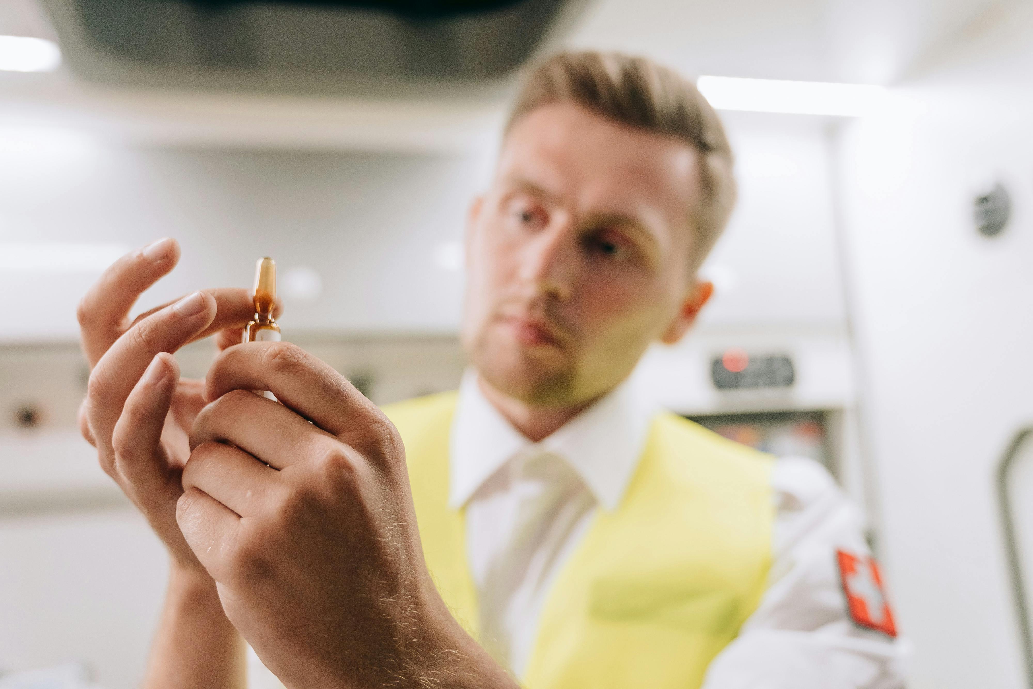 A paramedic at work | Source: Pexels