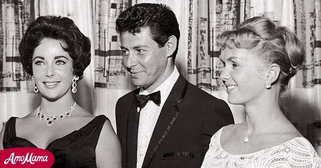 Elizabeth Taylor mit Eddie Fisher und Debbie Reynolds bei einer Veranstaltung | Quelle: Getty Images