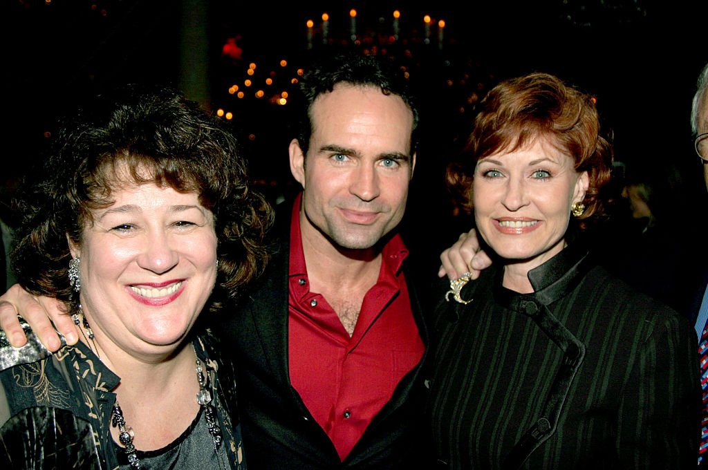 Jason Patric with his stage mother Margo Martindale and his real mother Linda Miller on Broadway on  November 02, 2003 | Photo: Getty Images