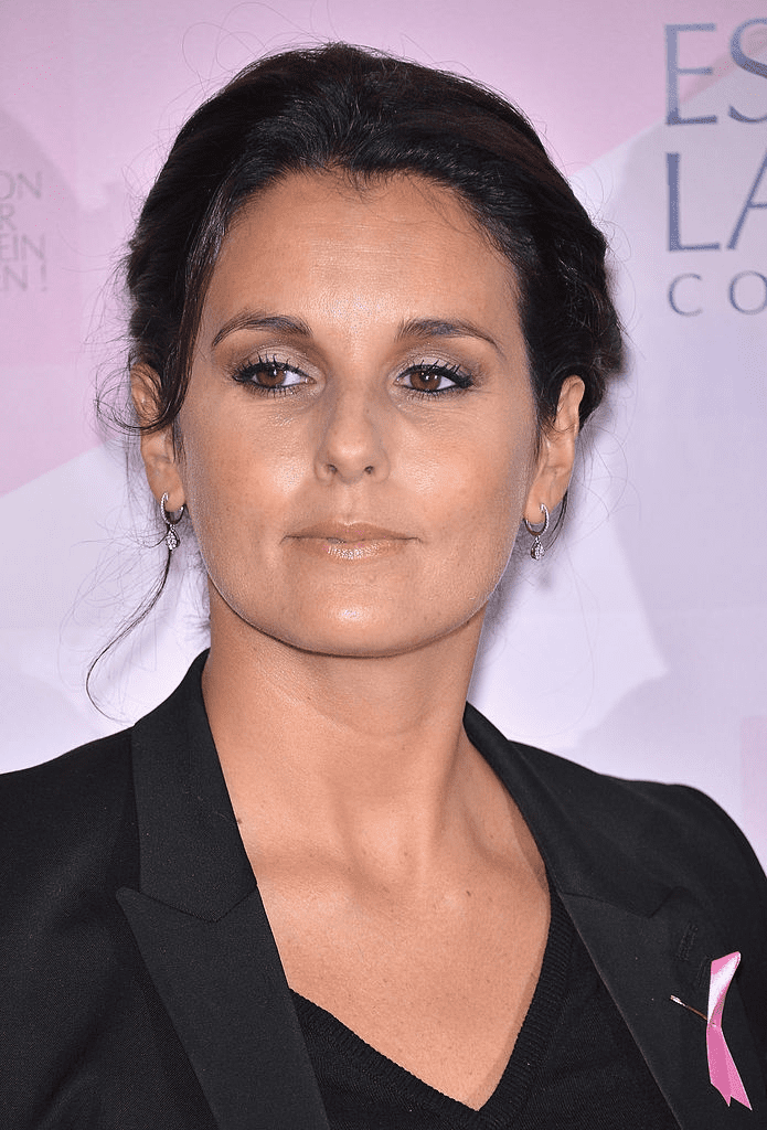 Faustine Bollaert participe à l'événement "20 Ans Du Ruban Rose" organisé par Estee Lauder dans le cadre du mois de la sensibilisation au cancer du sein le 10 octobre 2012 à Paris, France. | Photo : Getty Images Faustine Bollaert participe à l'événement "20 Ans Du Ruban Rose" organisé par Estee Lauder dans le cadre du mois de la sensibilisation au cancer du sein le 10 octobre 2012 à Paris, France. | Photo : Getty Images