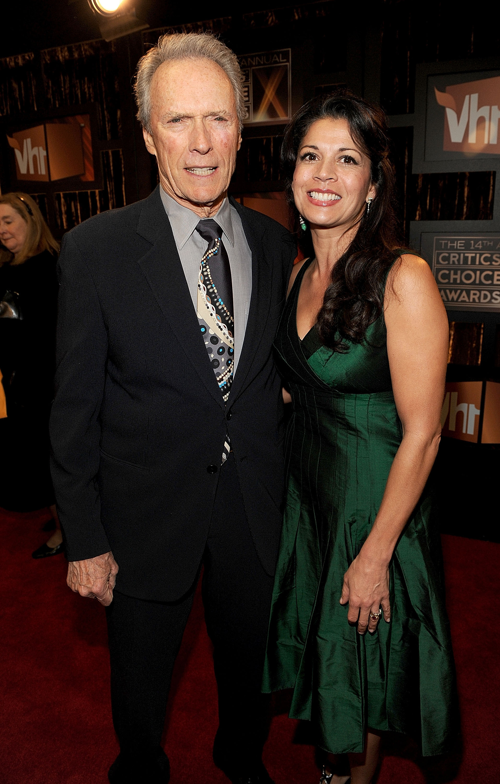 Clint Eastwood and Dina Eastwood arrive at VH1's 14th Annual Critics' Choice Awards on January 8, 2009, in Santa Monica, California. | Source: Getty Images