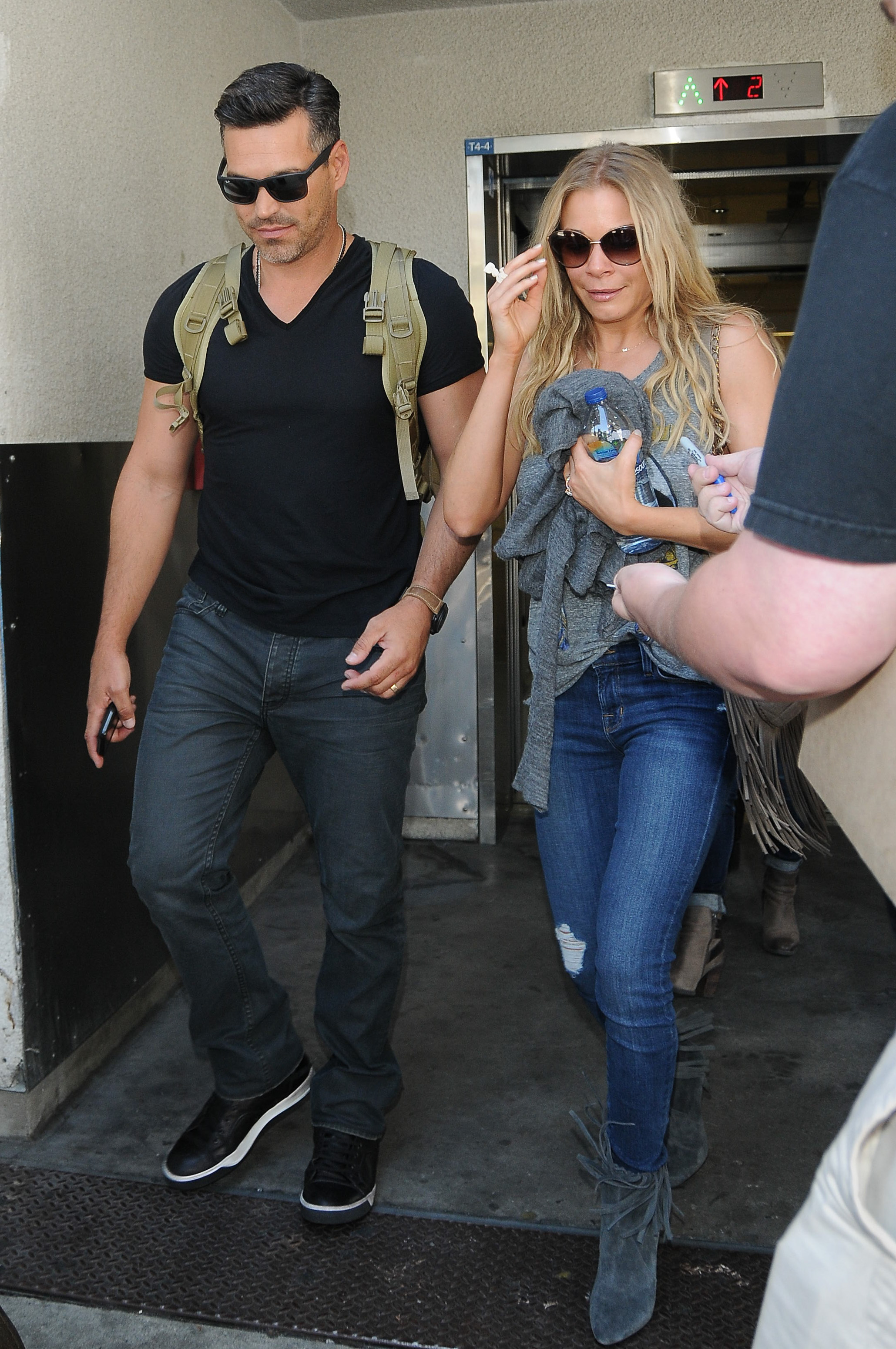 The Hollywood star and wife LeAnn Rimes spotted at LAX on July 21, 2014, in Los Angeles, California. | Source: Getty Images