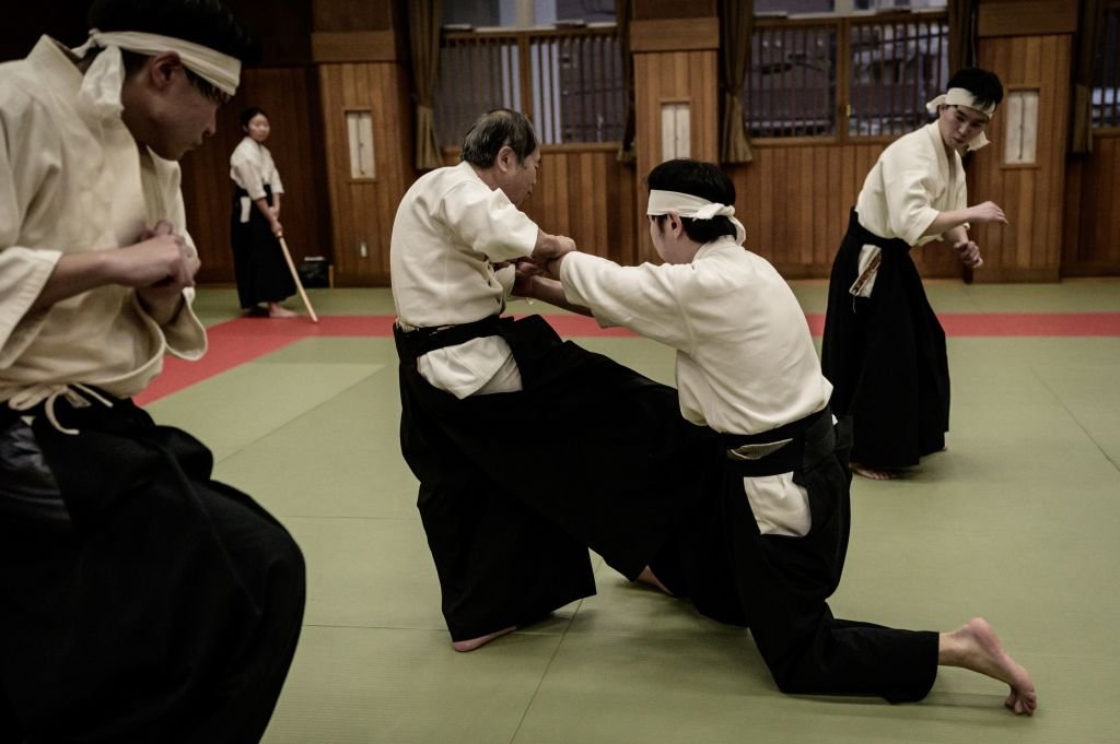 Des athlètes s'entraînant au Ju-Jitsu. | Photo : Getty Images