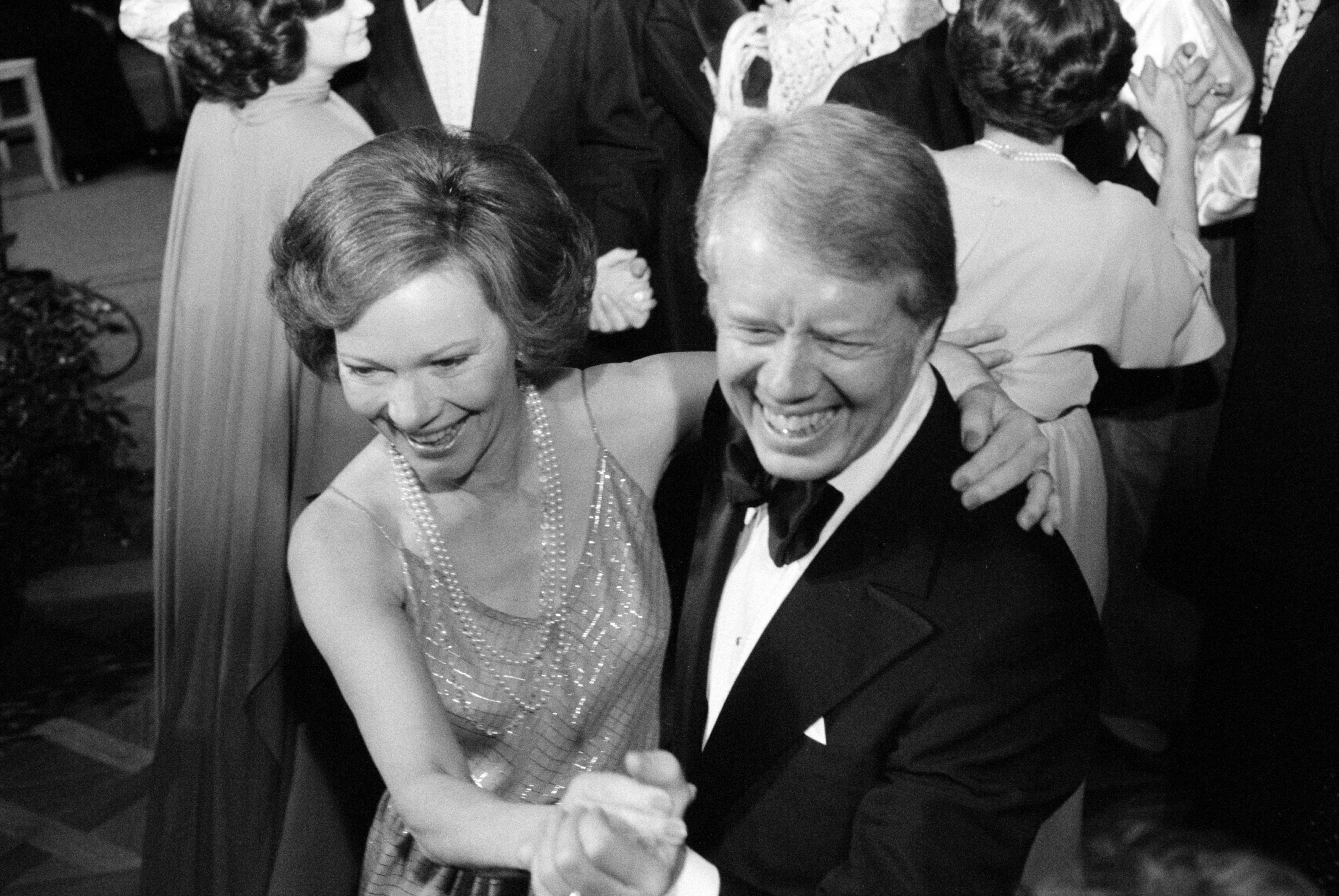 Rosalynn and Jimmy Carter dancing at a White House Congressional Ball in 1977 | Source: Getty Images