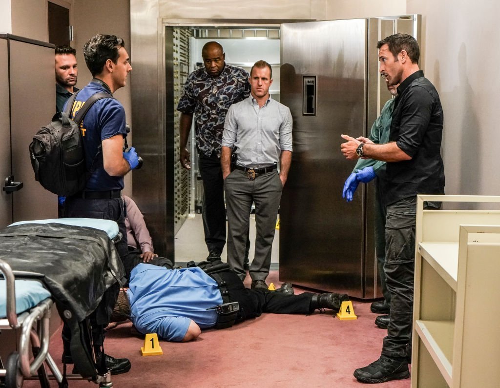 Junior is torn between his duties as a member of Five-0 and his feelings for his former girlfriend when her new love, the father of her son, is one of the culprits in a bank-heist-turned-homicide, on HAWAII FIVE-0, at a special time Friday, Feb. 22 | Photo: Getty Images