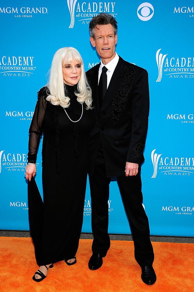 Randy Travis and Lib Hatcher at the 45th Annual Academy of Country Music Awards on April 18, 2010, in Las Vegas | Photo: Getty Images