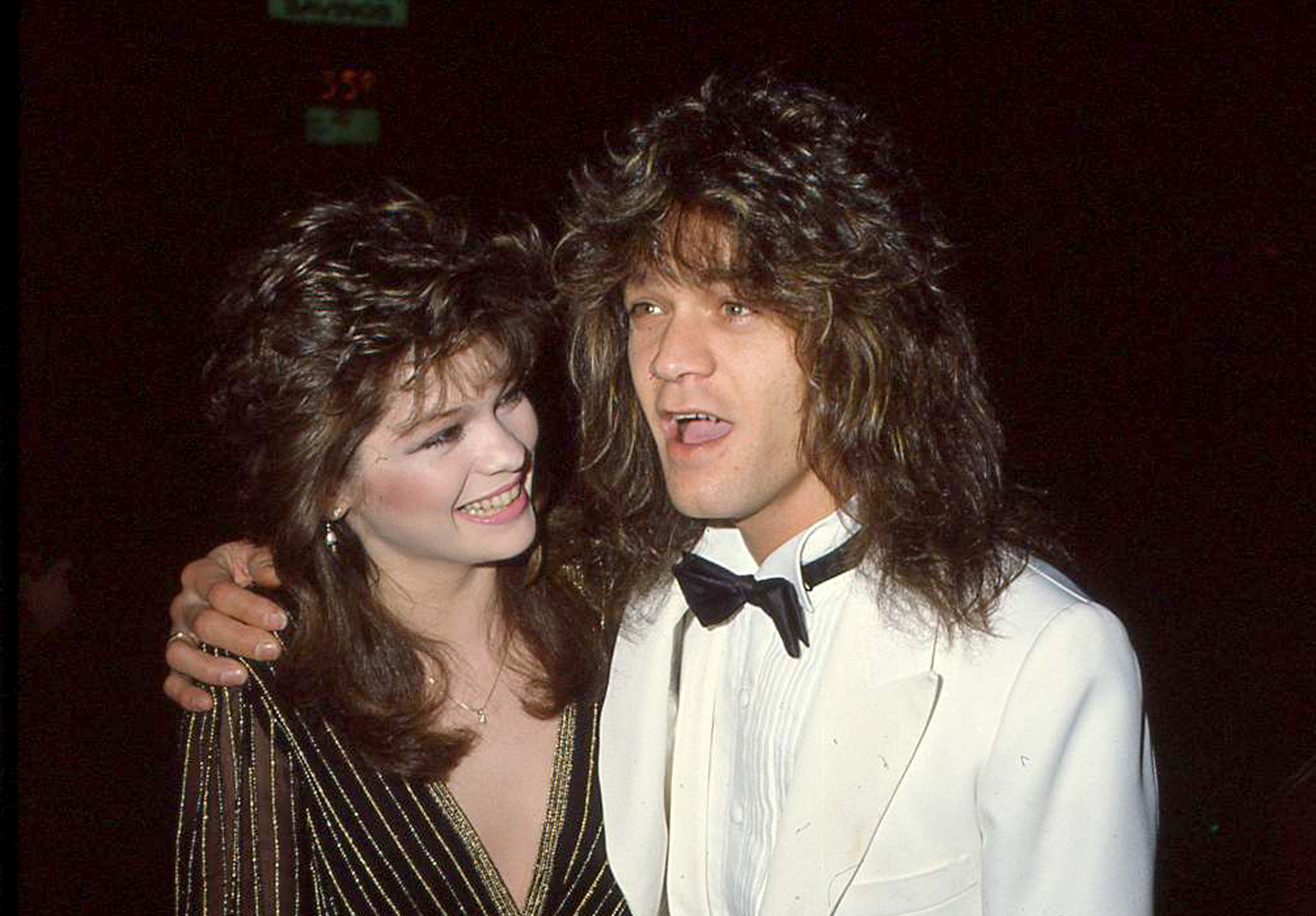 Valerie Bertinelli and Eddie Van Halen at Chasens Restaurant on March 20, 1983, in Beverly Hills, California | Source: Getty Images