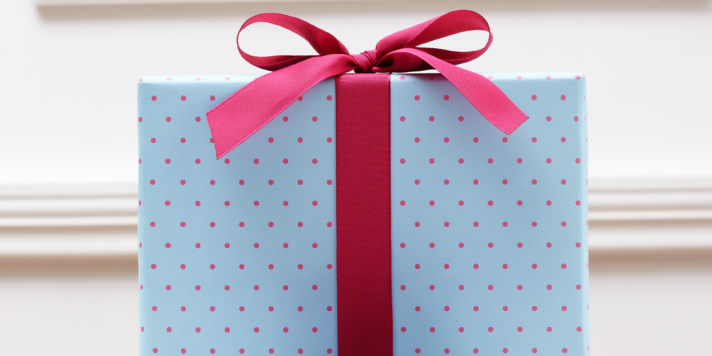 A wrapped gift | Source: Shutterstock