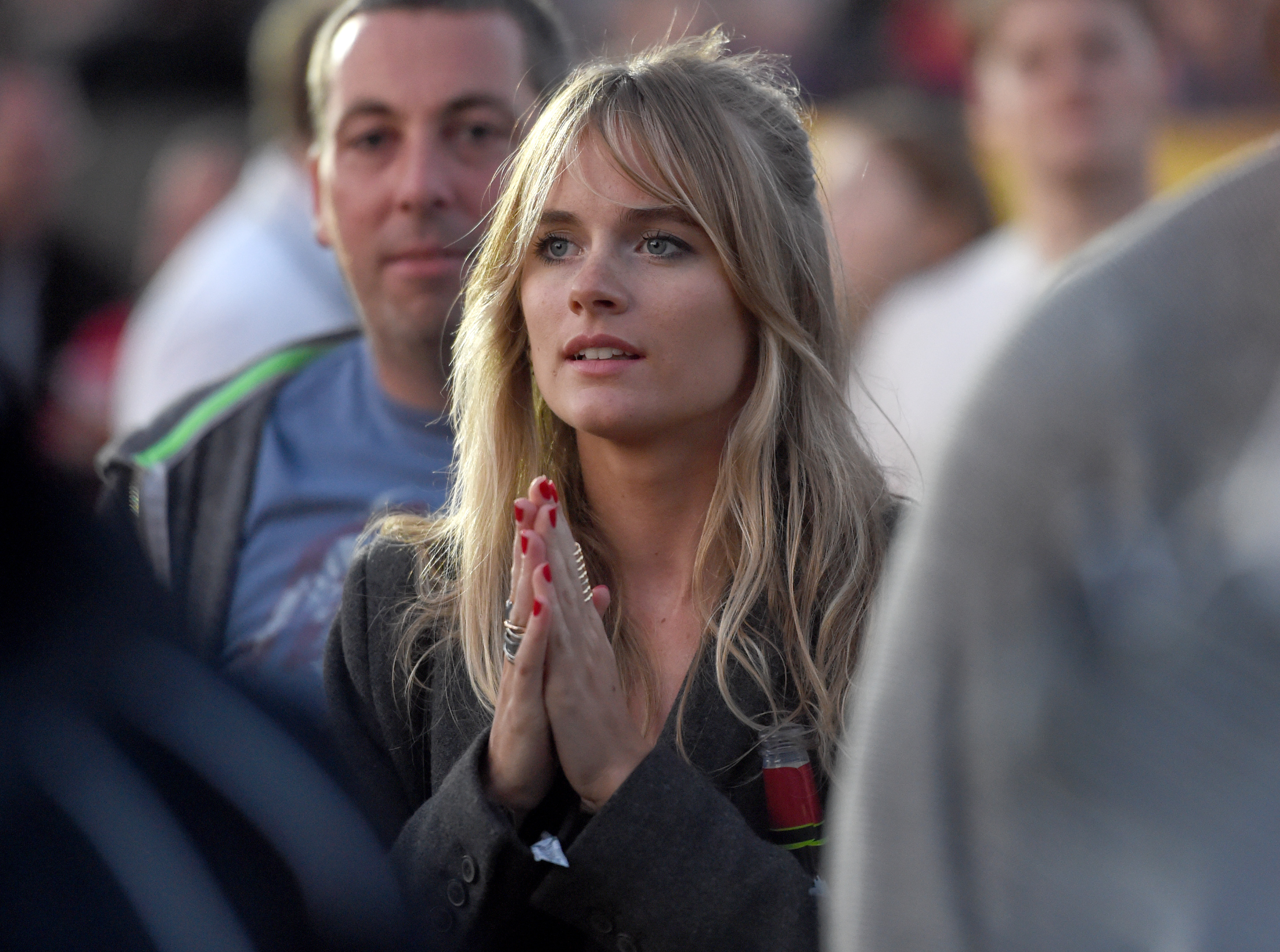 Cressida Bonas looks at The Invictus Games closing ceremony concert at The Olympic Park on September 15, 2014 | Source: Getty Images