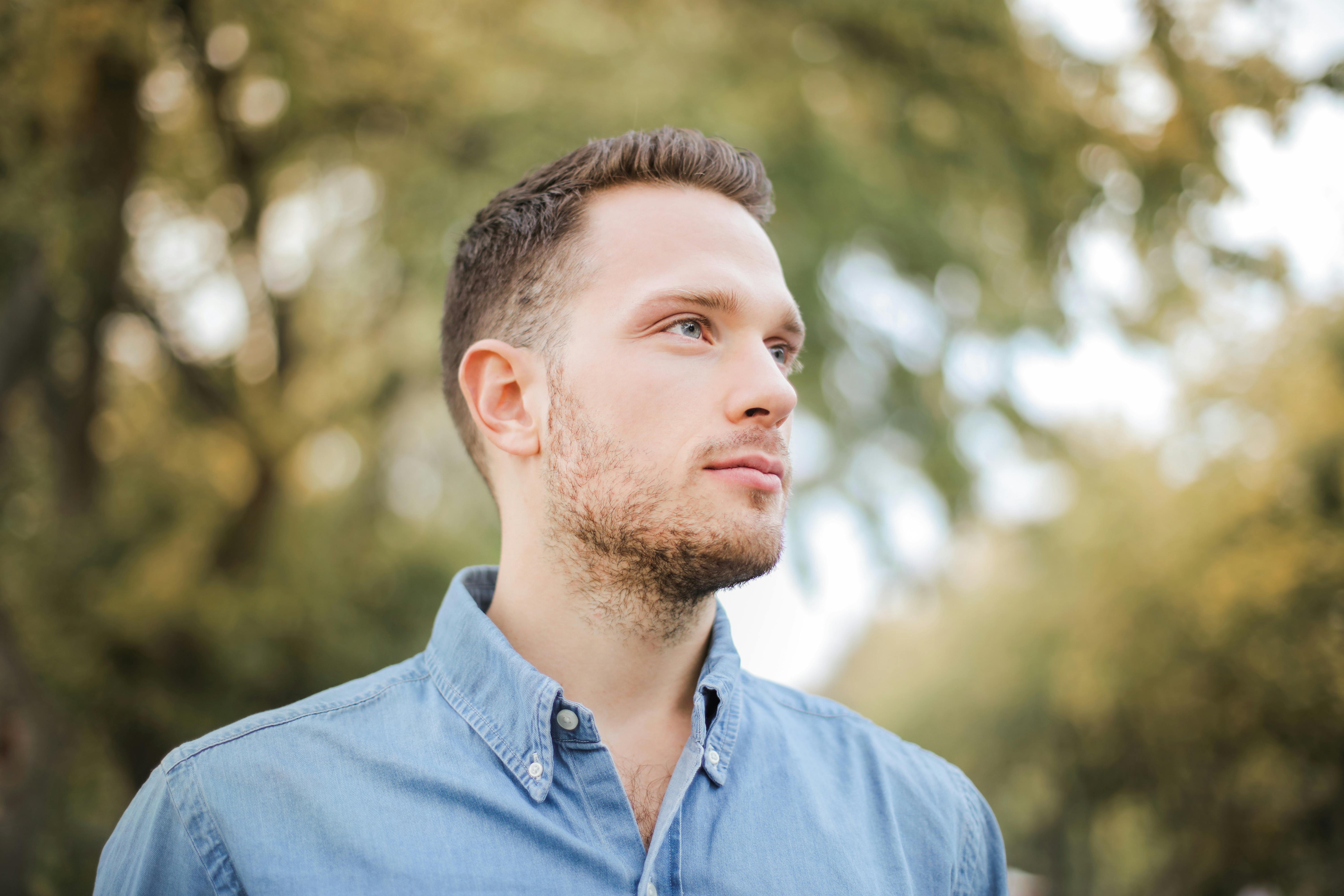 A young serious man | Source: Pexels