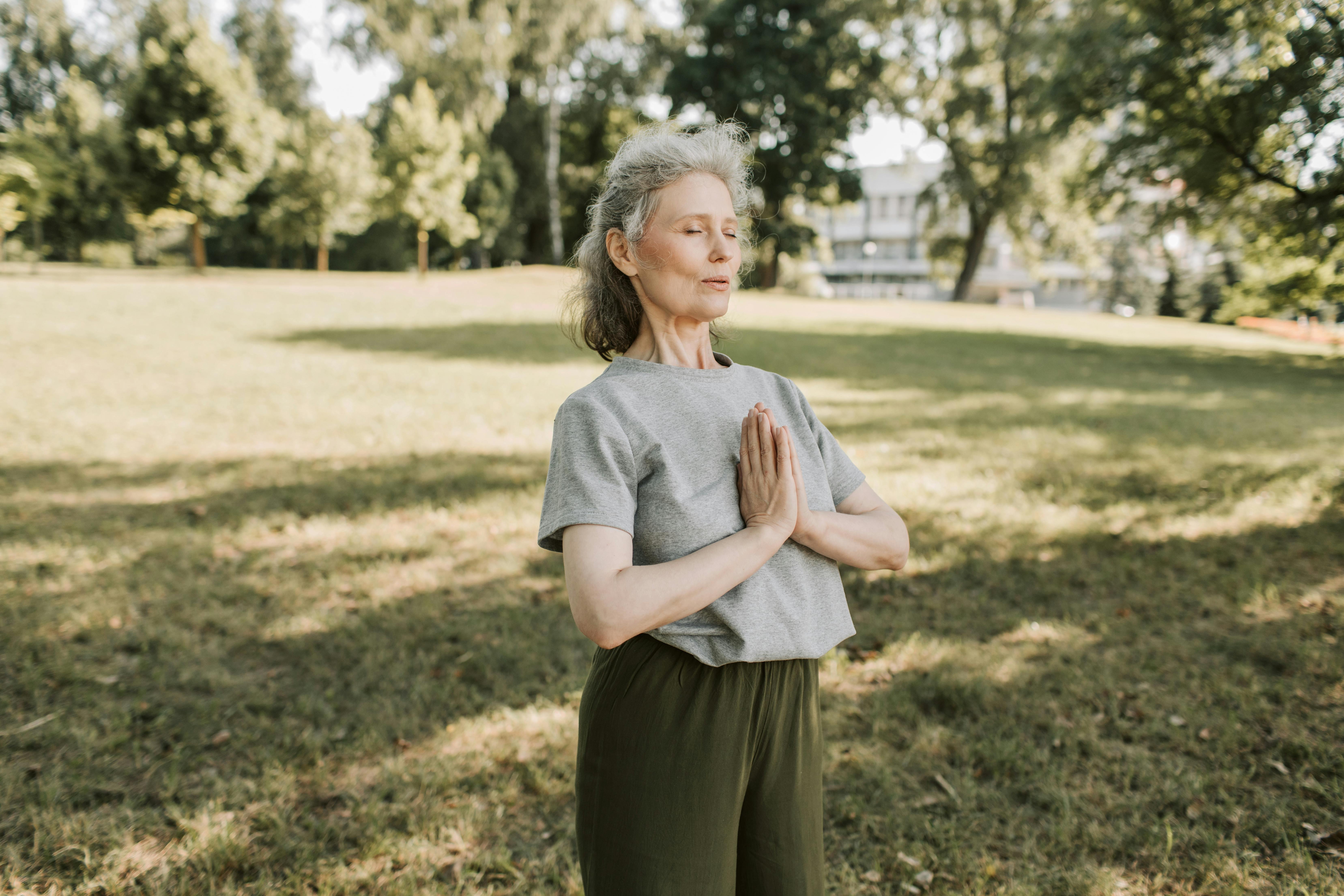 A woman meditating | Source: Pexels