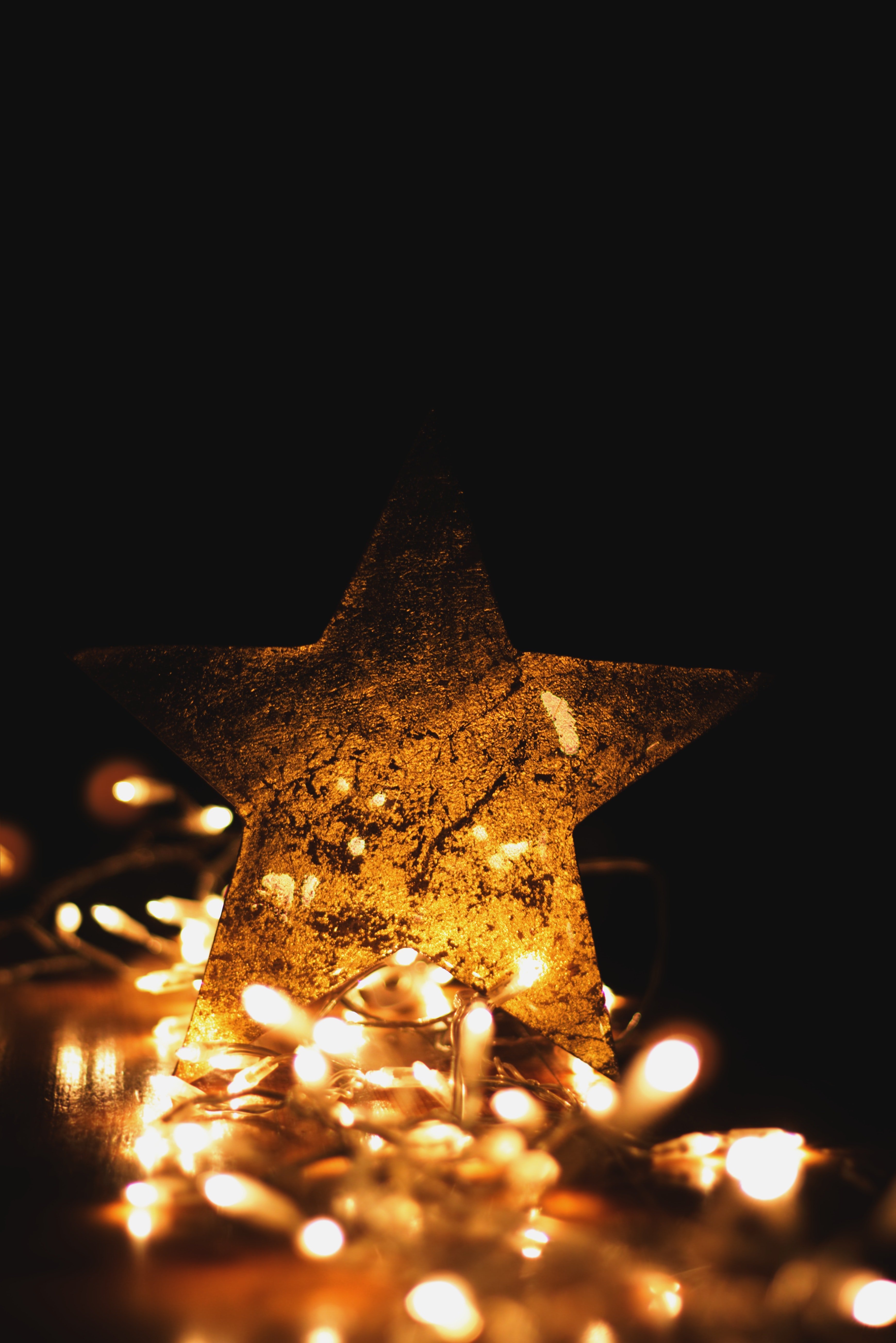 Lighted Christmas Star | Photo: Pexels.com