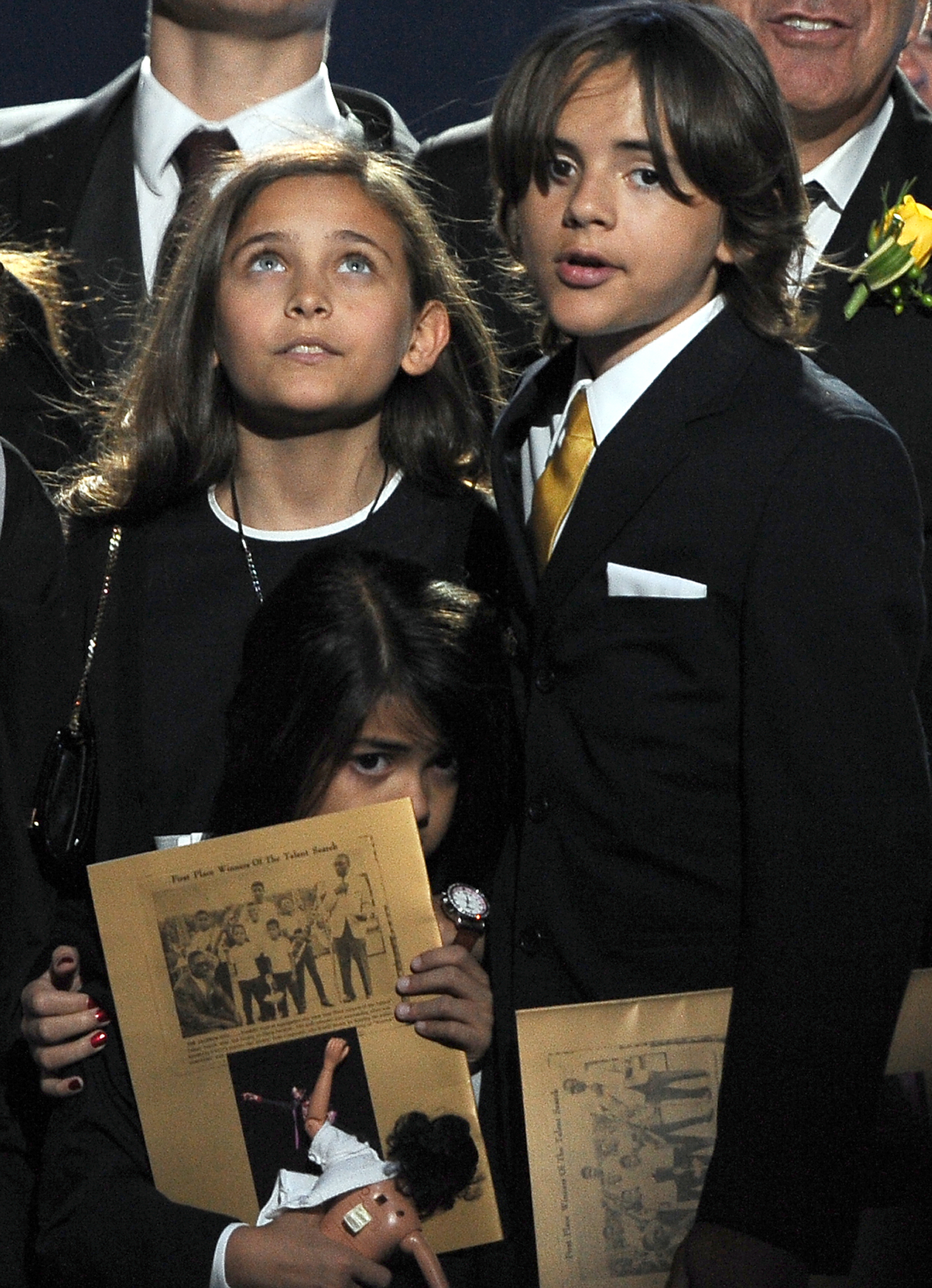 Blanket, Paris, and Prince Jackson during Michael Jackson's memorial service in Los Angeles, California on July 7, 2009 | Source: Getty Images