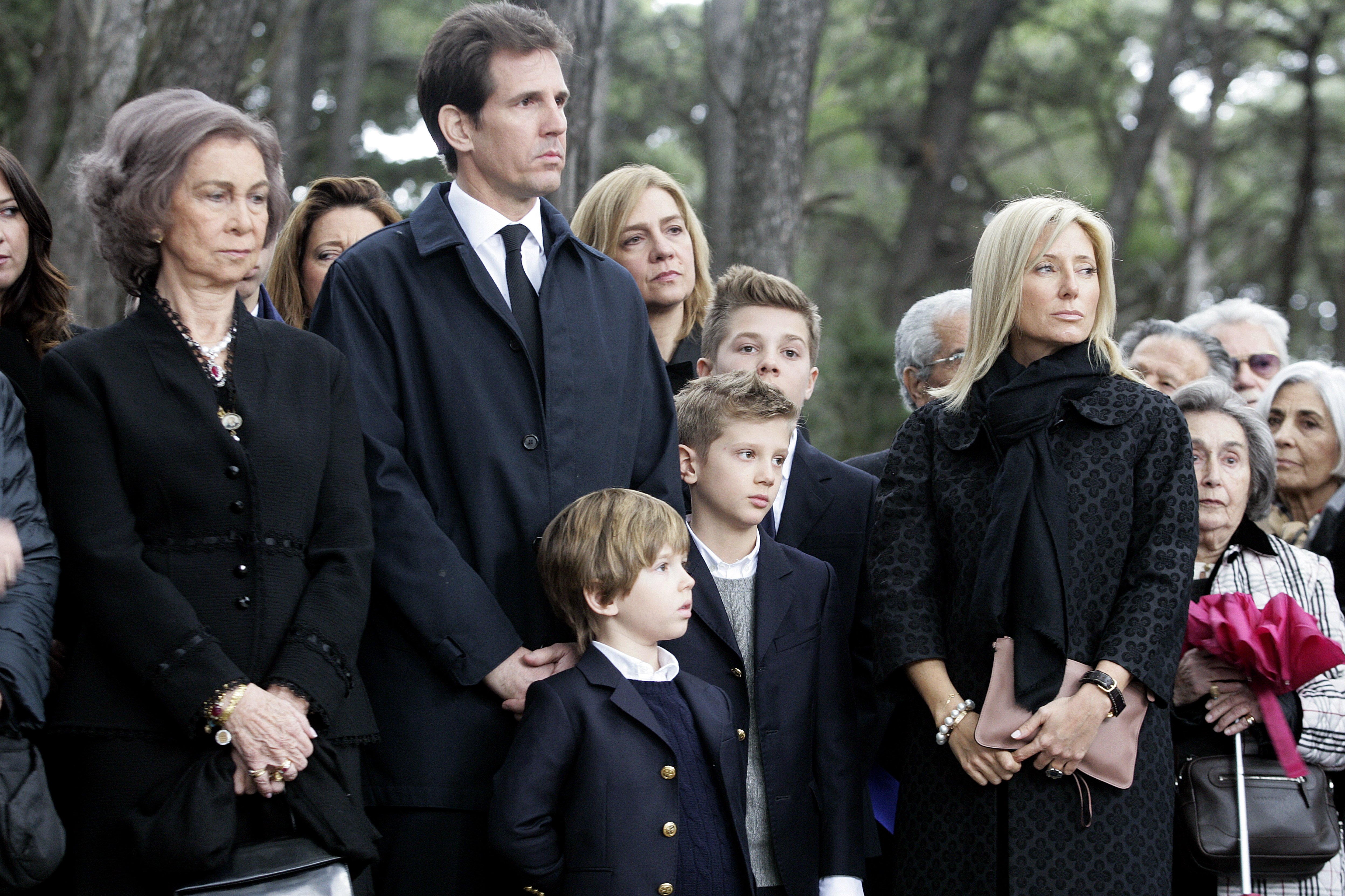 Pablo de Grecia, Marie-Chantal y la reina Sofía en el servicio conmemorativo del 50 aniversario luctuoso del rey Pablo I de Grecia, el 6 de marzo de 2014 en Atenas. | Foto: Getty Images