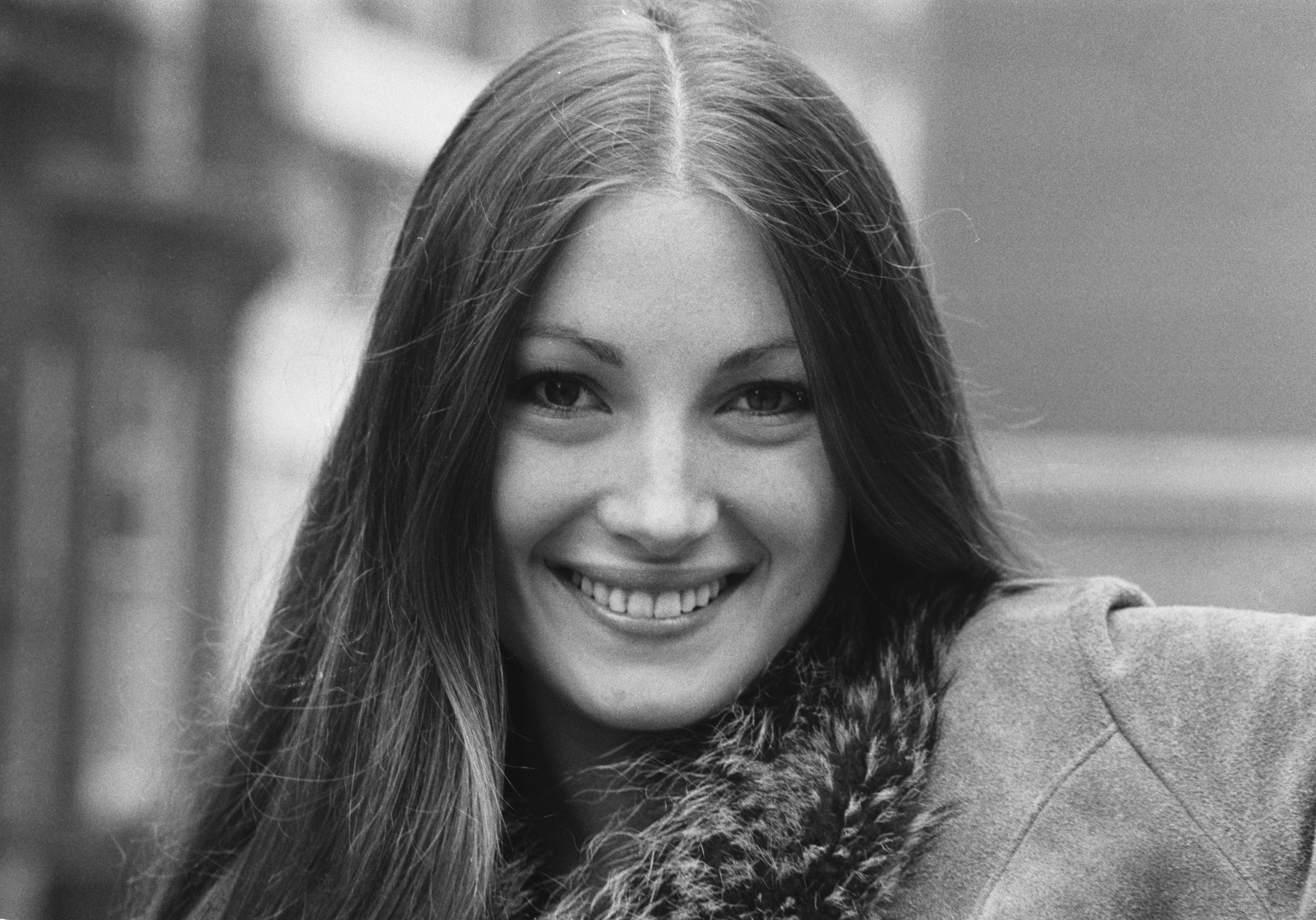 Jane Seymour posing for a photo in the UK on October 11, 1972. | Source: Getty Images