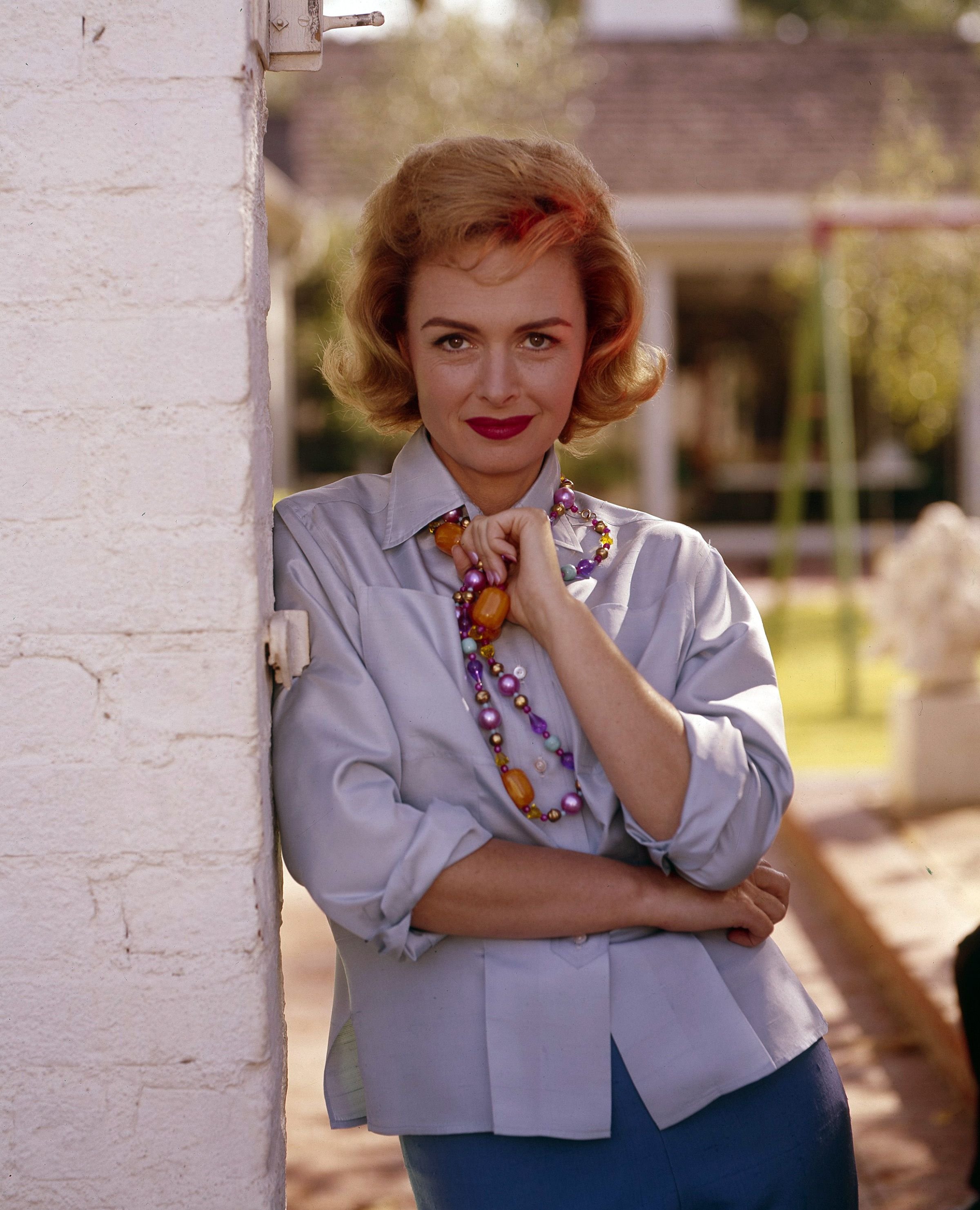 Donna Reed on a shoot for "The Donna Reed Show" on June 2, 1961 | Photo: ABC Photo Archives/Disney General Entertainment Content/Getty Images