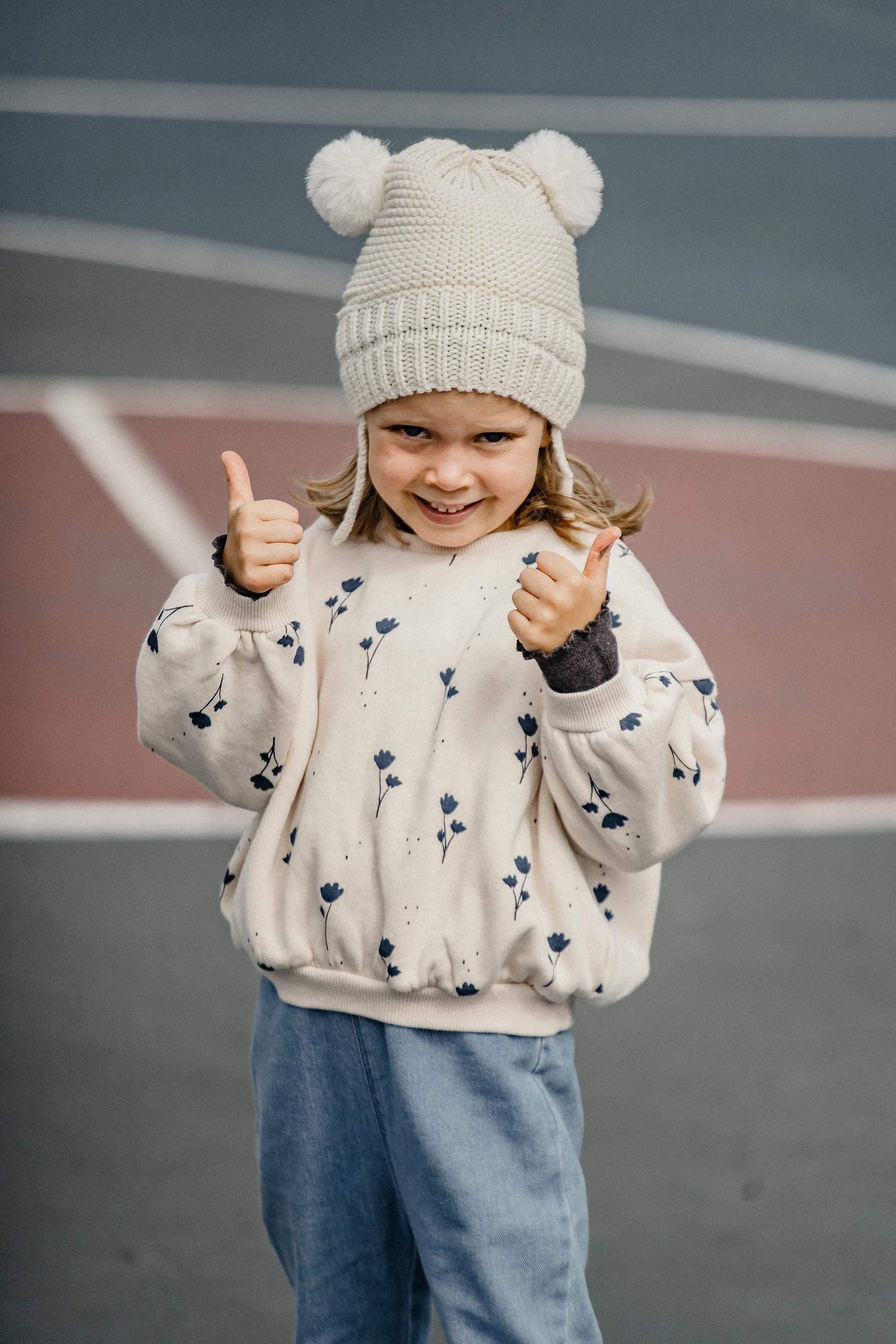 An excited little girl | Source: Pexels