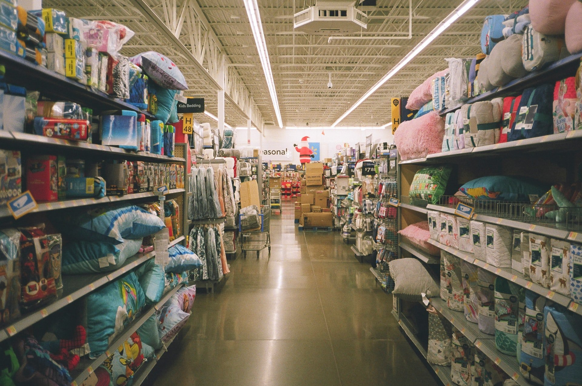 OP fell on the ground in the middle of the aisle | Source: Unsplash