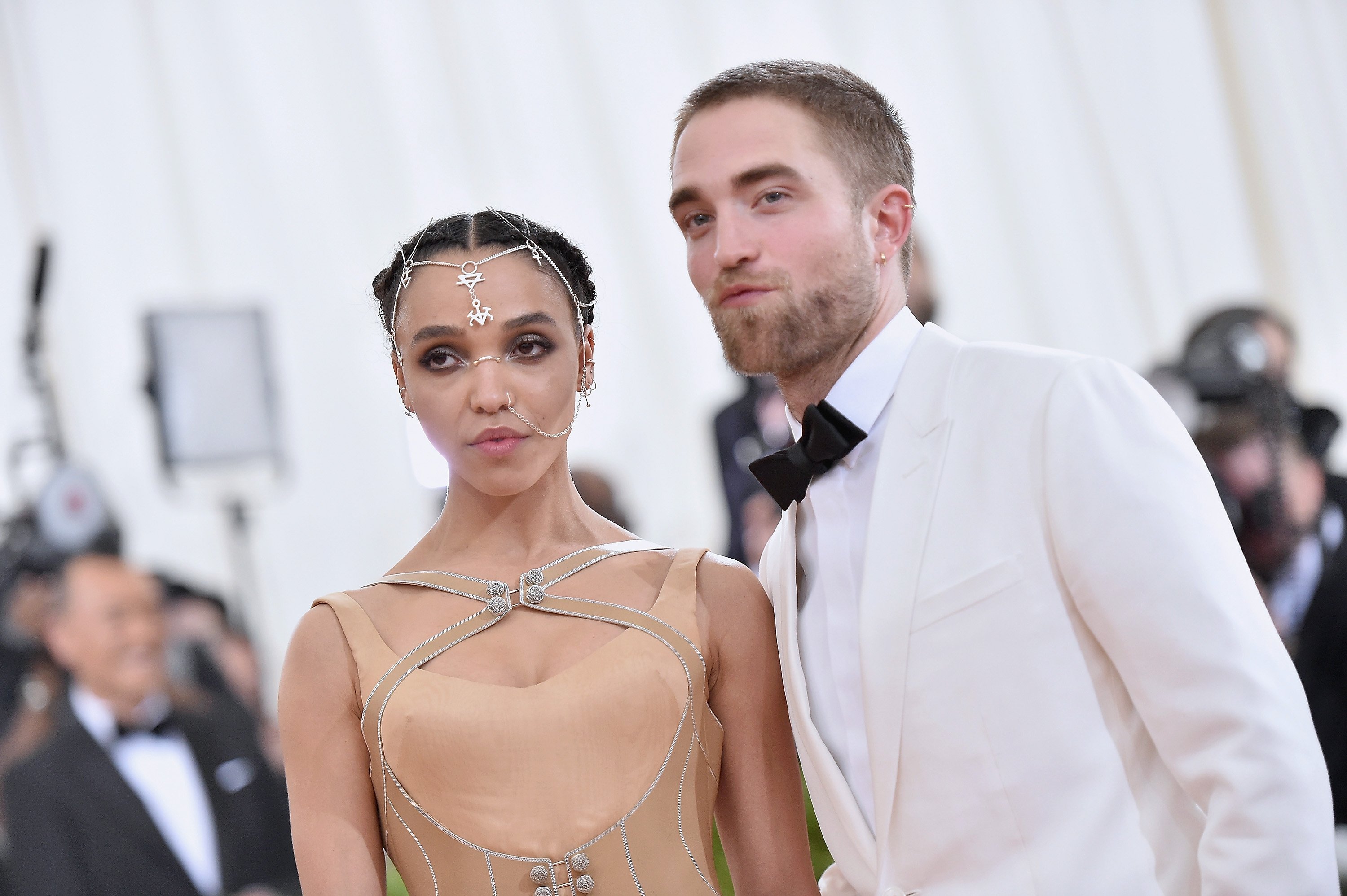 FKA Twigs and Robert Pattinson at the Costume Institute Gala at Metropolitan Museum of Art on May 2, 2016 in New York City.|Source: Getty Images