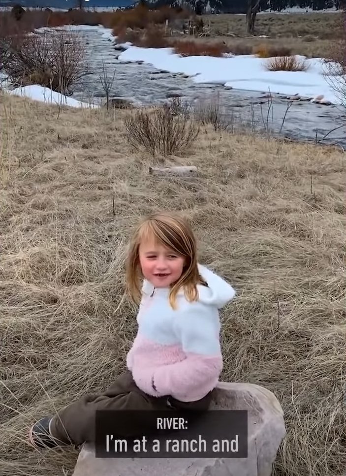 A picture of Kelly Clarkson's daughter on her Montana ranch | Photo: Youtube.com/kellyclarksonshow
