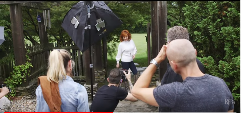 Reba McEntire in her mansion in Nashville, from a video dated November 20, 2020 | Source: YouTube/RebaMcEntire