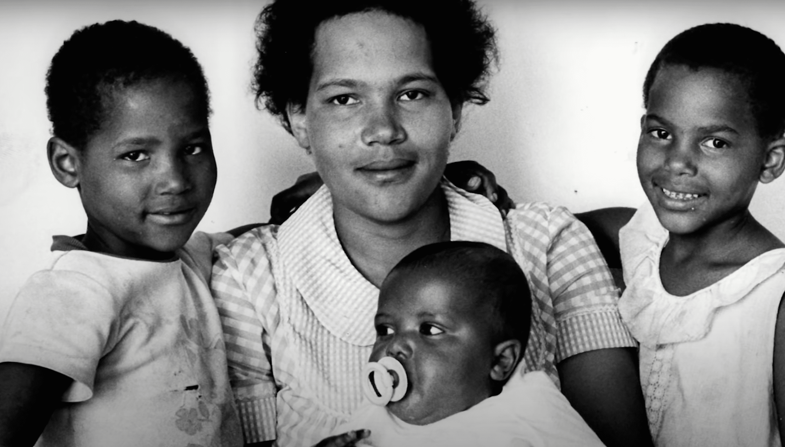 Sandra Laing with her three children. | Source: YouTube.com/Our Life