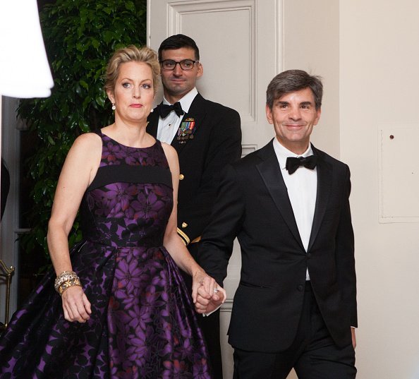 Alexandra Wentworth, and her husband, Mr. George Stephanopoulos, ABC Chief Anchor and Chief Political Correspondent, arrive at the White House in Washington, DC, USA on 18 October 2016 | Photo: Getty Images