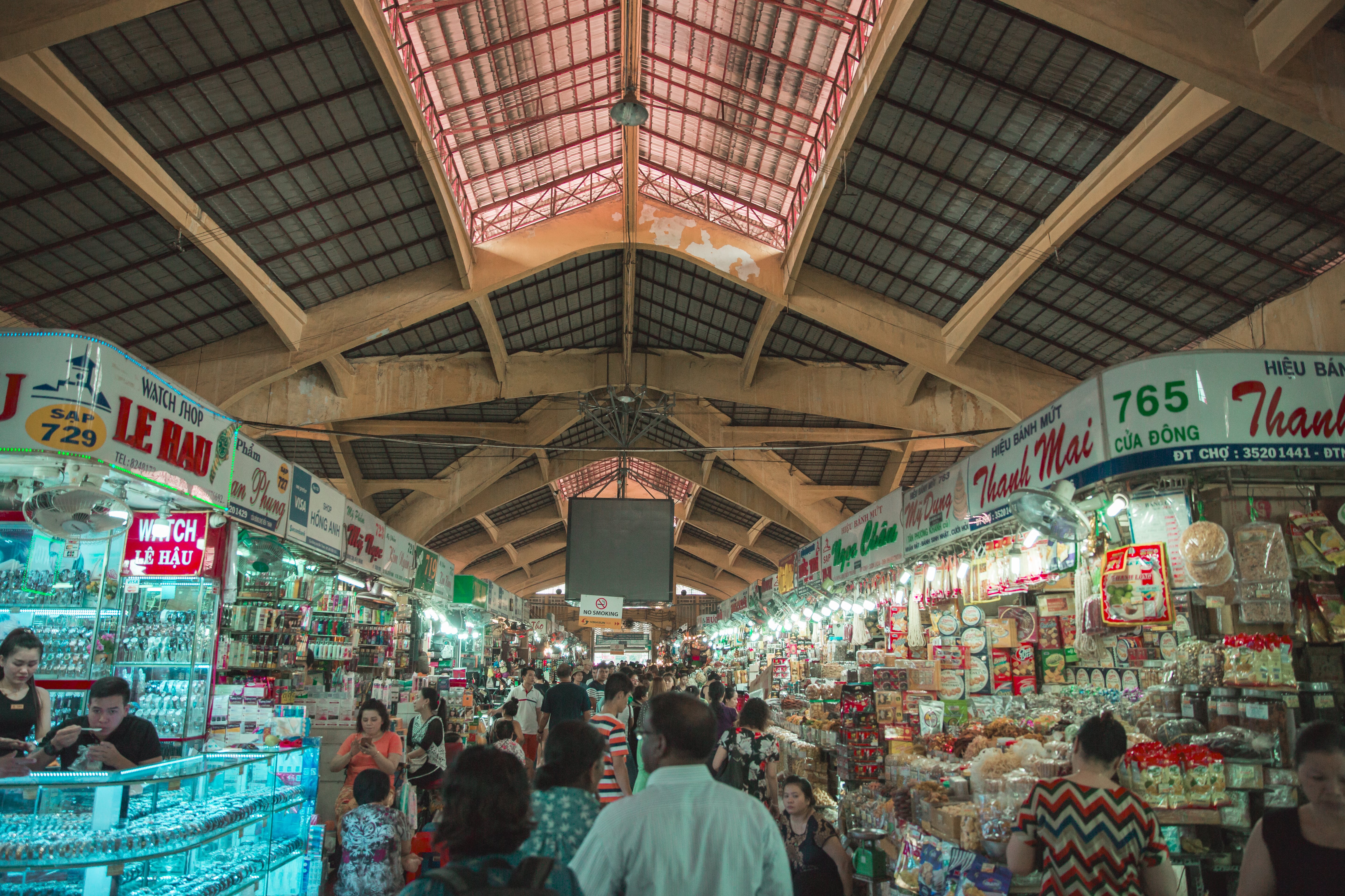 Jane was shocked to see a crowd this size at the market. | Source: Getty Images