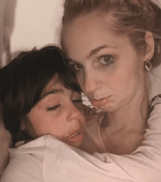 Talitha y su hija. Fuente: YouTube/jane choem Talitha y su hija. Fuente: YouTube/jane choem
