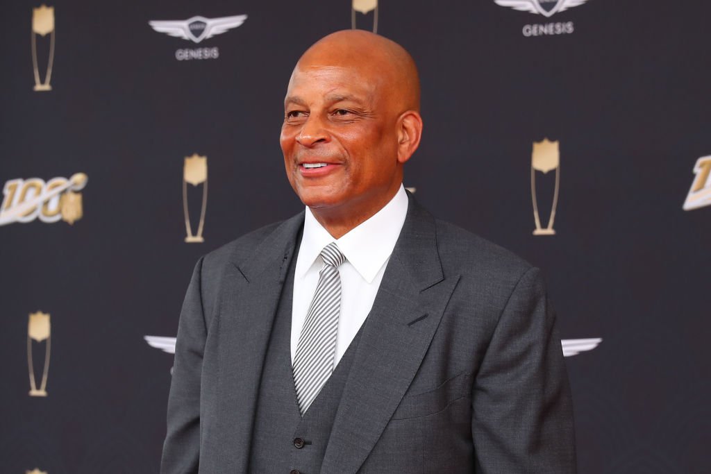 Ronnie Lott poses prior to the NFL Honors on February 1, 2020. | Photo: Getty Images