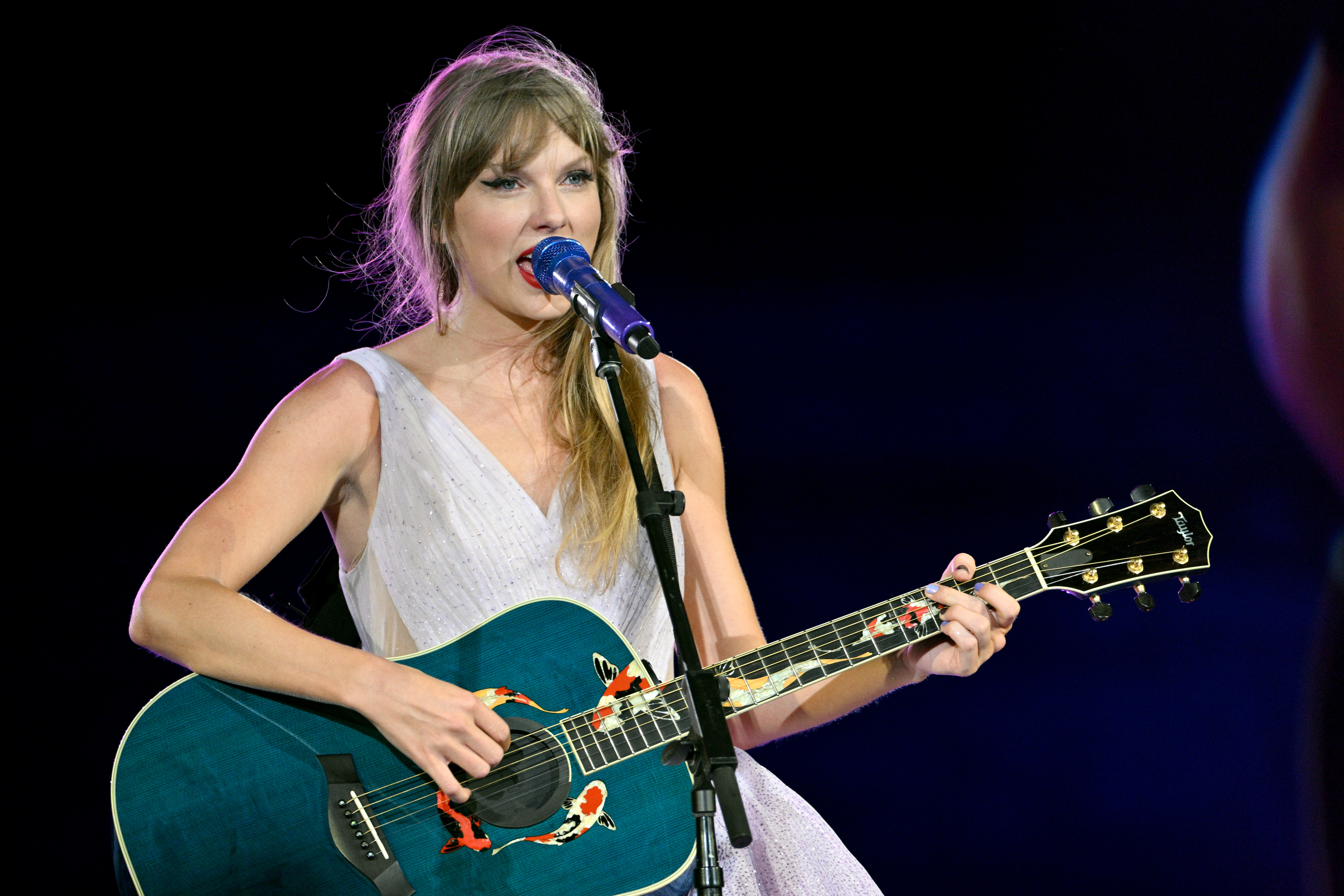 Taylor Swift performs on her Eras Tour in Kansas City, Missouri, on July 8, 2023 | Source: Getty Images