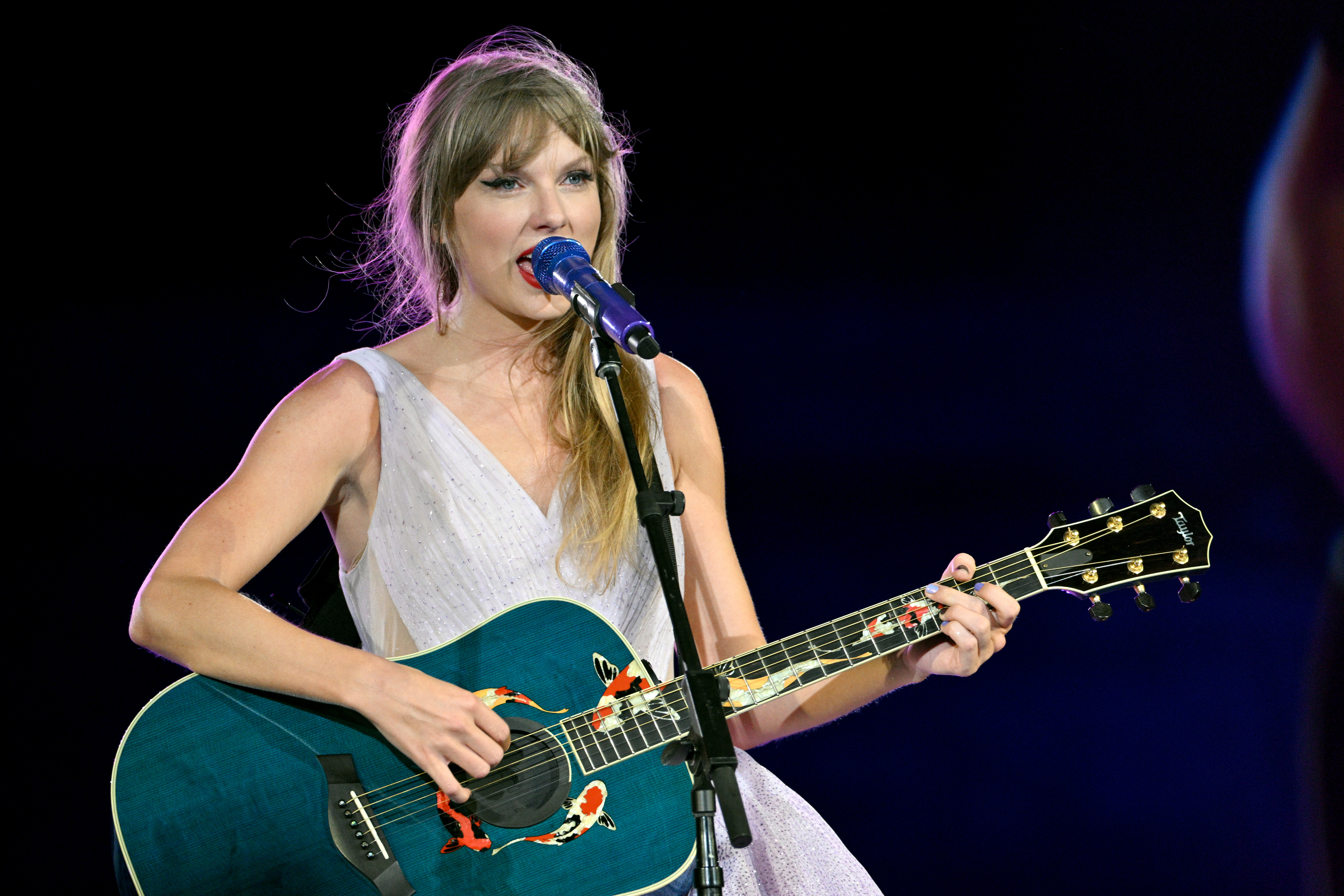 Taylor Swift performs onstage during "The Eras Tour" on July 08, 2023 in Kansas City, Missouri | Source: Getty Images
