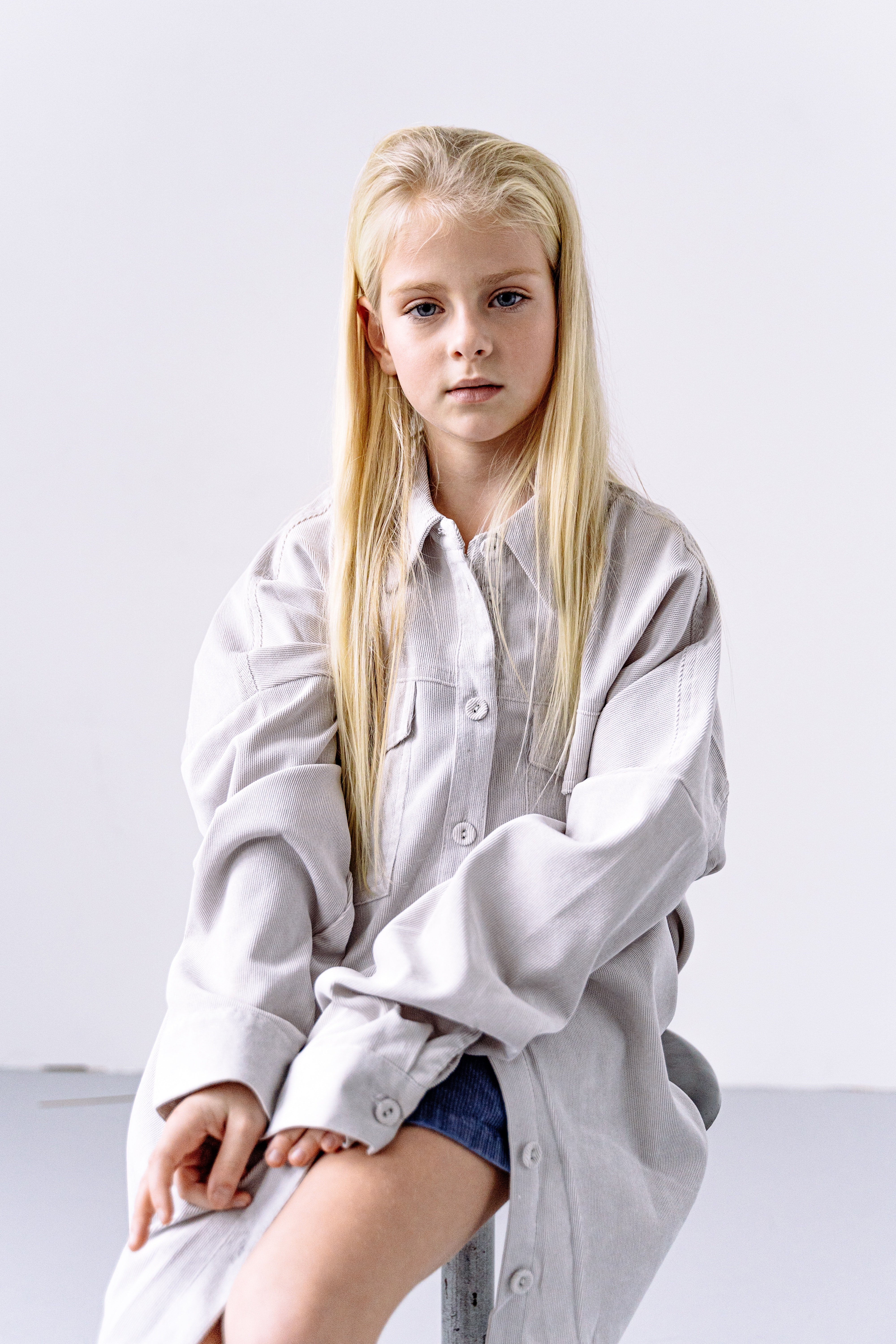 Retrato de niña de cabello rubio. | Foto: Pexels