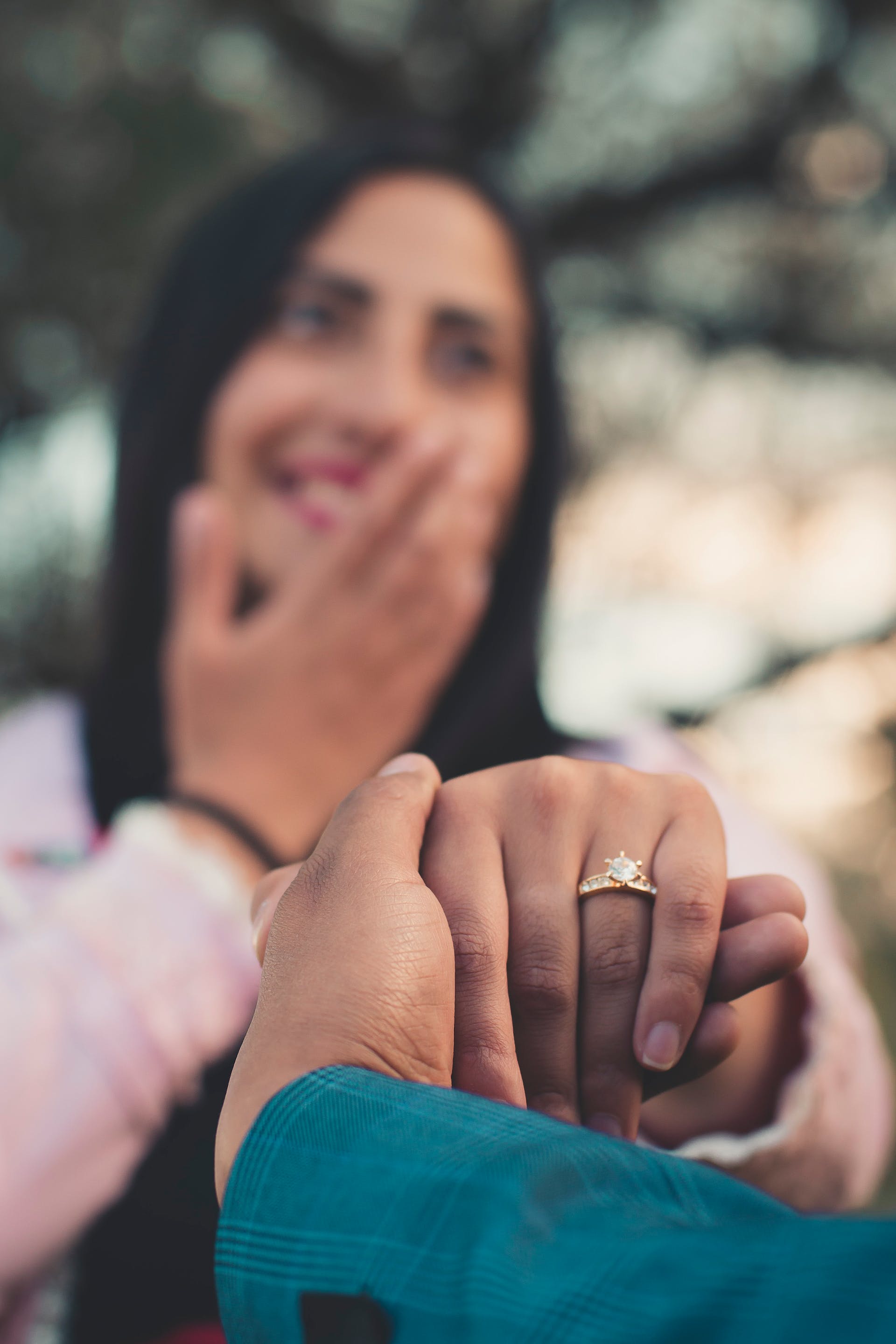 Woman showing off her engagement ring | Source: Pexels