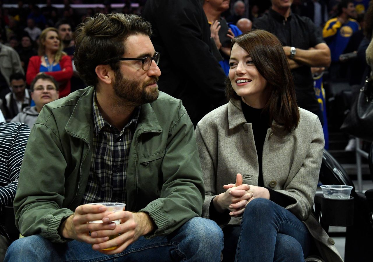 Emma Stone and Dave McCary during the Golden State Warriors and Los Angeles Clippers basketball game at Staples Center on January 18, 2019 in Los Angeles, California. | Source: Getty Images