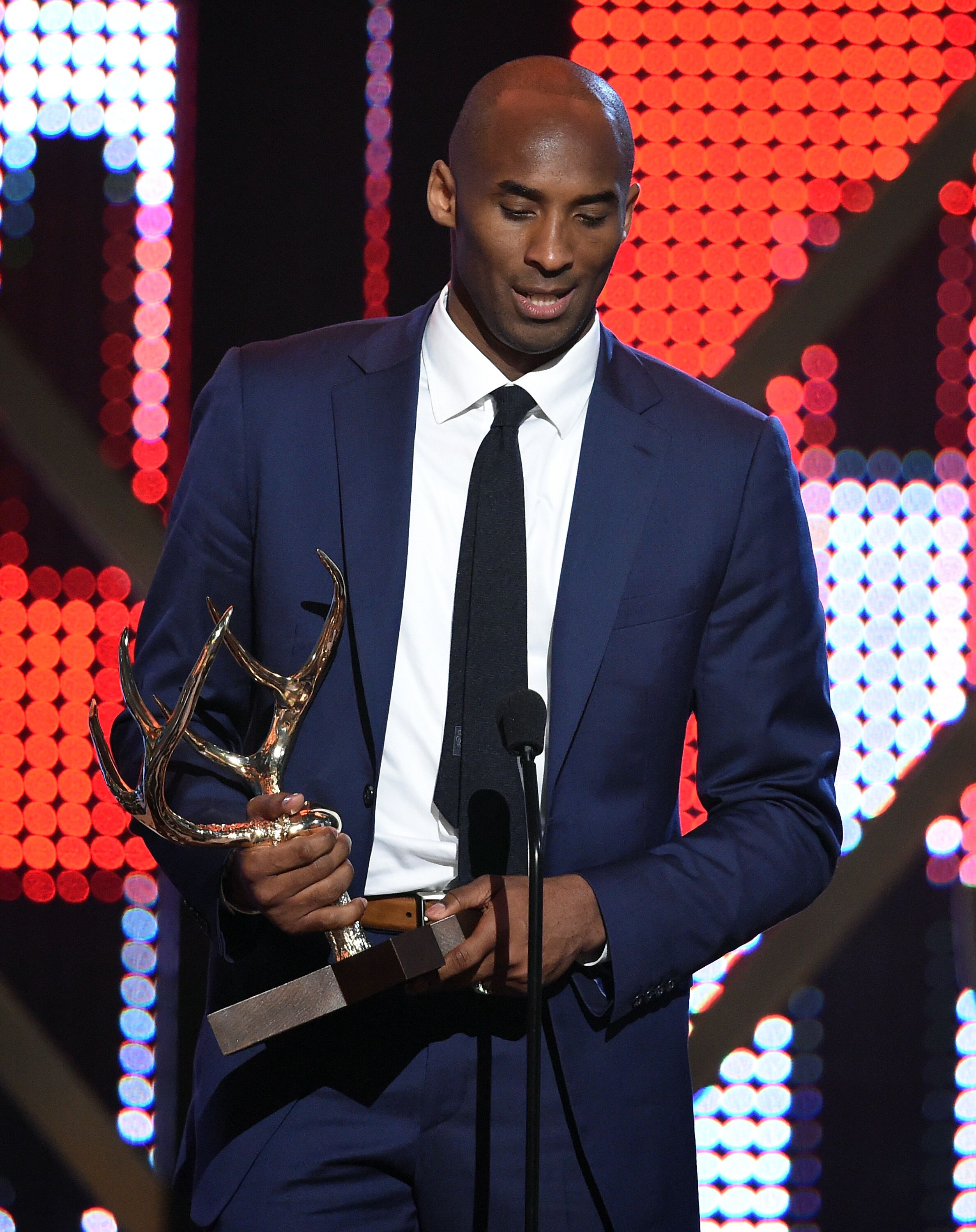 Kobe Bryant accepts the Athlete Of The Decade award onstage during Spike TV's 10th Annual Guys Choice Awards. | Source: Getty Images