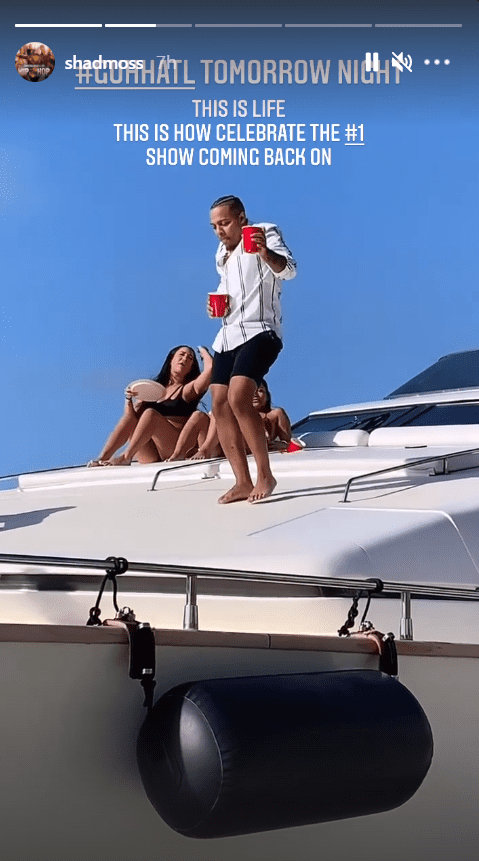 Another screenshot of rapper Bow Wow busting his groove on top of a yacht with music in the background. | Photo: instagram.com/shadmoss