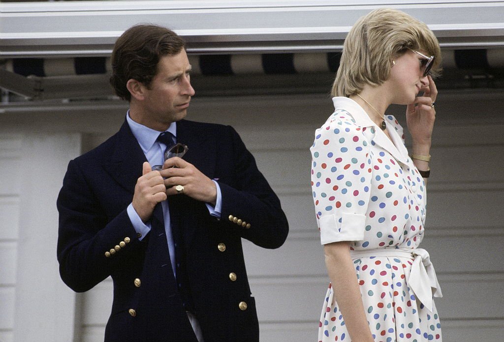 La Princesse Diana et le Prince Charles au Guards Polo Club à Smith's Lawn le 24 juillet 1983 à Londres, Angleterre | Photo : Getty Images