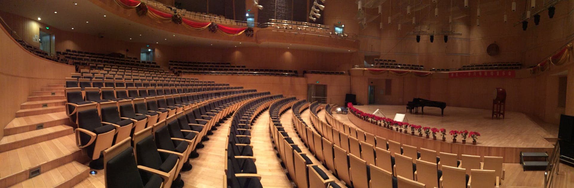 An auditorium with empty chairs | Source: Pexels
