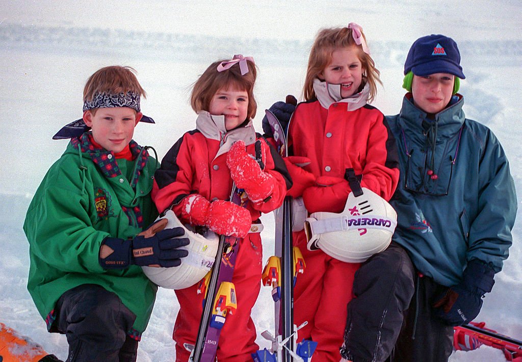Prince William, Prince Harry, Princess Beatrice, and Princess Eugenie, during a Skiing holiday in Klosters, Switzerland, on January 4 1995, in Klosters, Switzerland. | Source: Getty Images