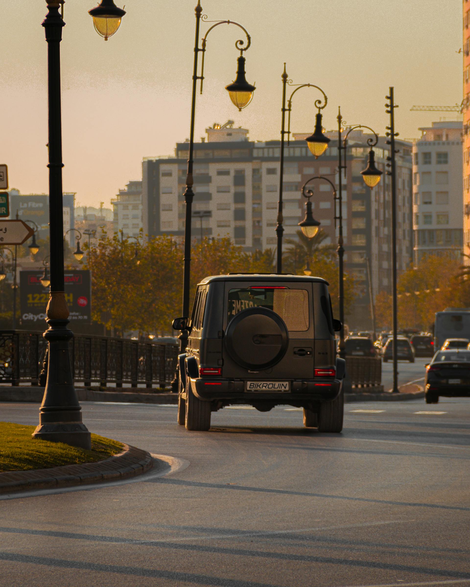 An SUV driving on a street | Source: Pexels