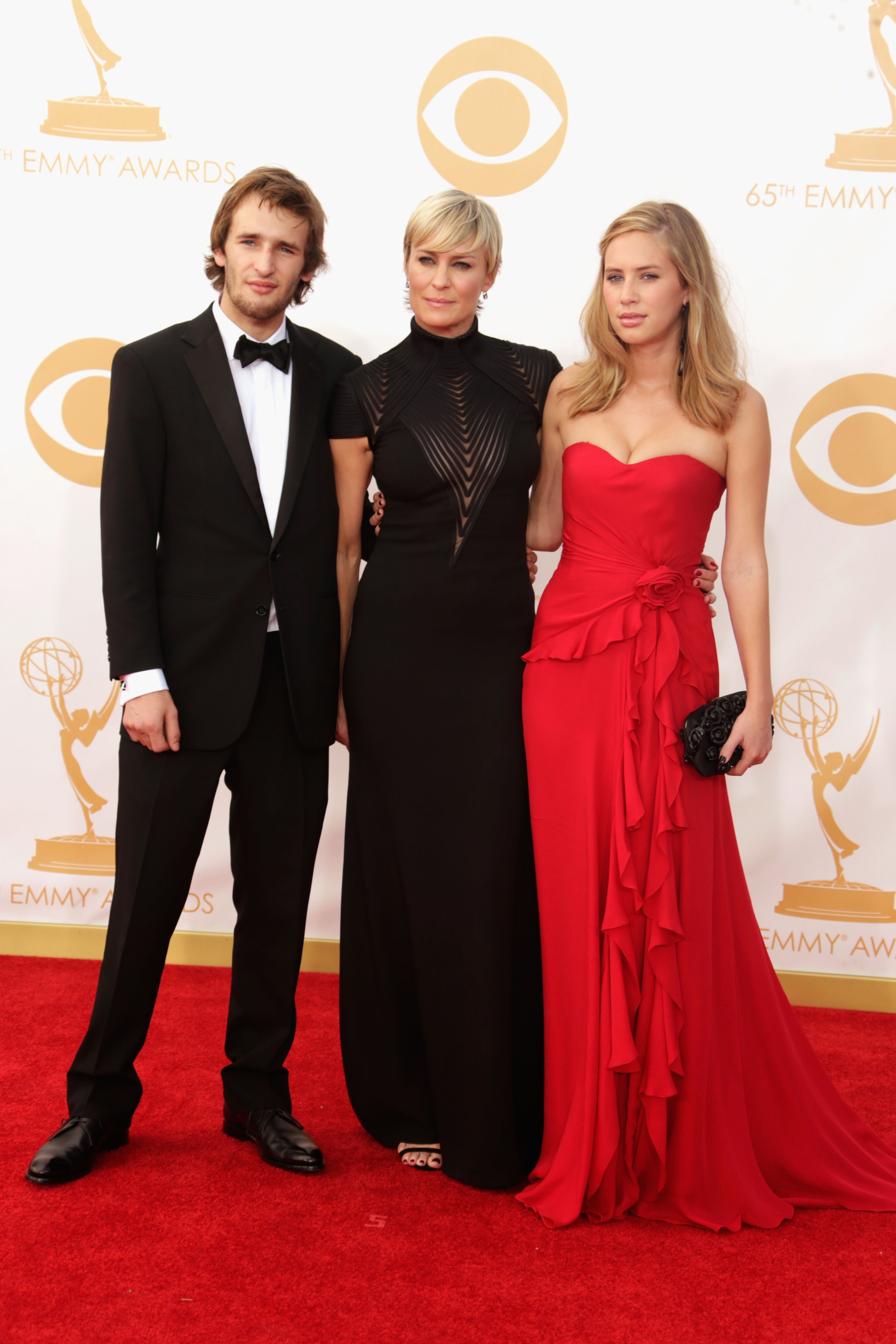 Robin Wright with her children Dylan Penn (L) and Hopper Penn (R) arriving at the 65th Annual Primetime Emmy Awards at Nokia Theatre L.A. Live on September 22, 2013 in Los Angeles, California ┃Source: Getty Images