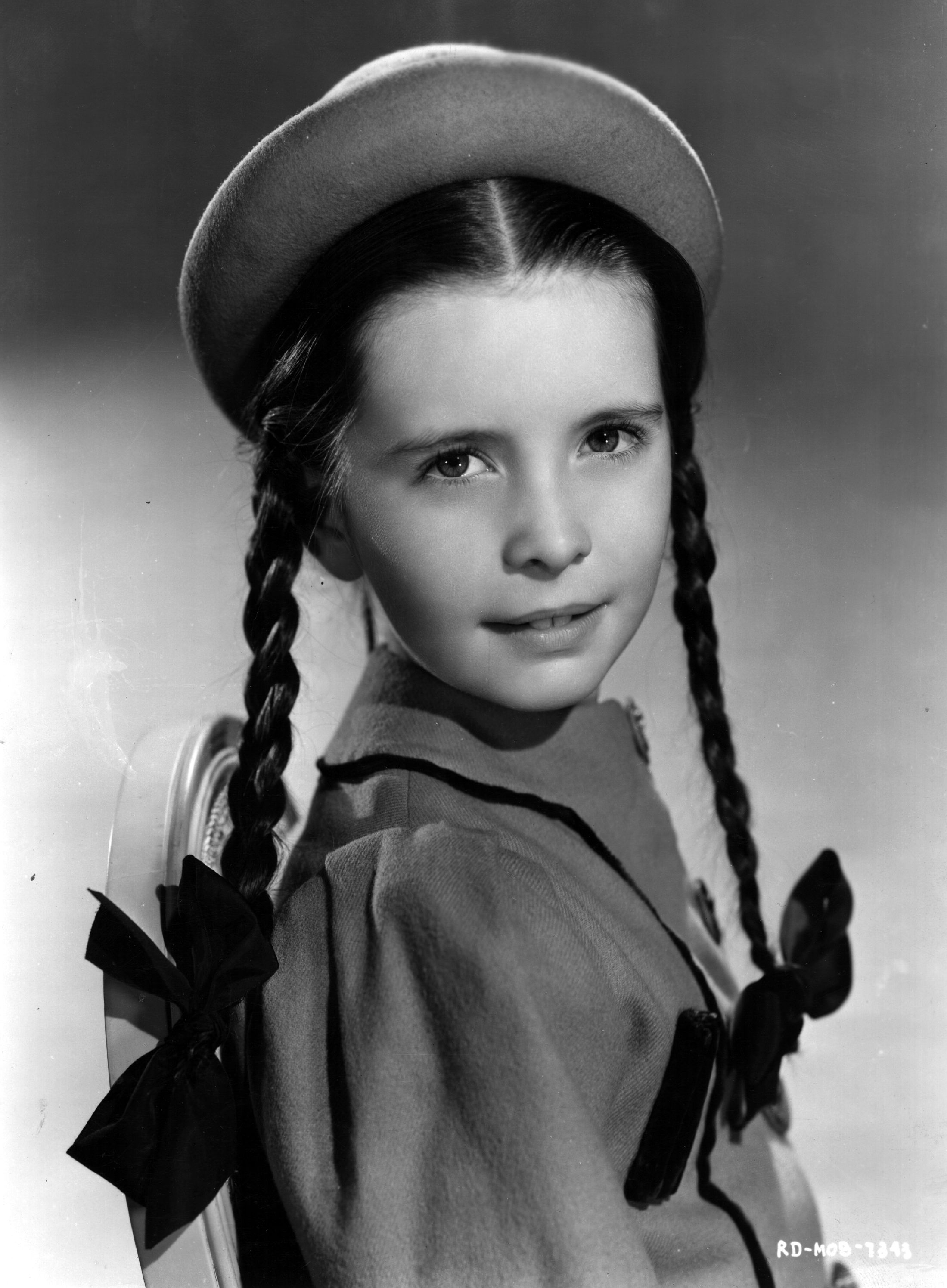 Margaret O'Brien who won an award in 1944, posing in a photo, circa 1945 | Source: Getty Images