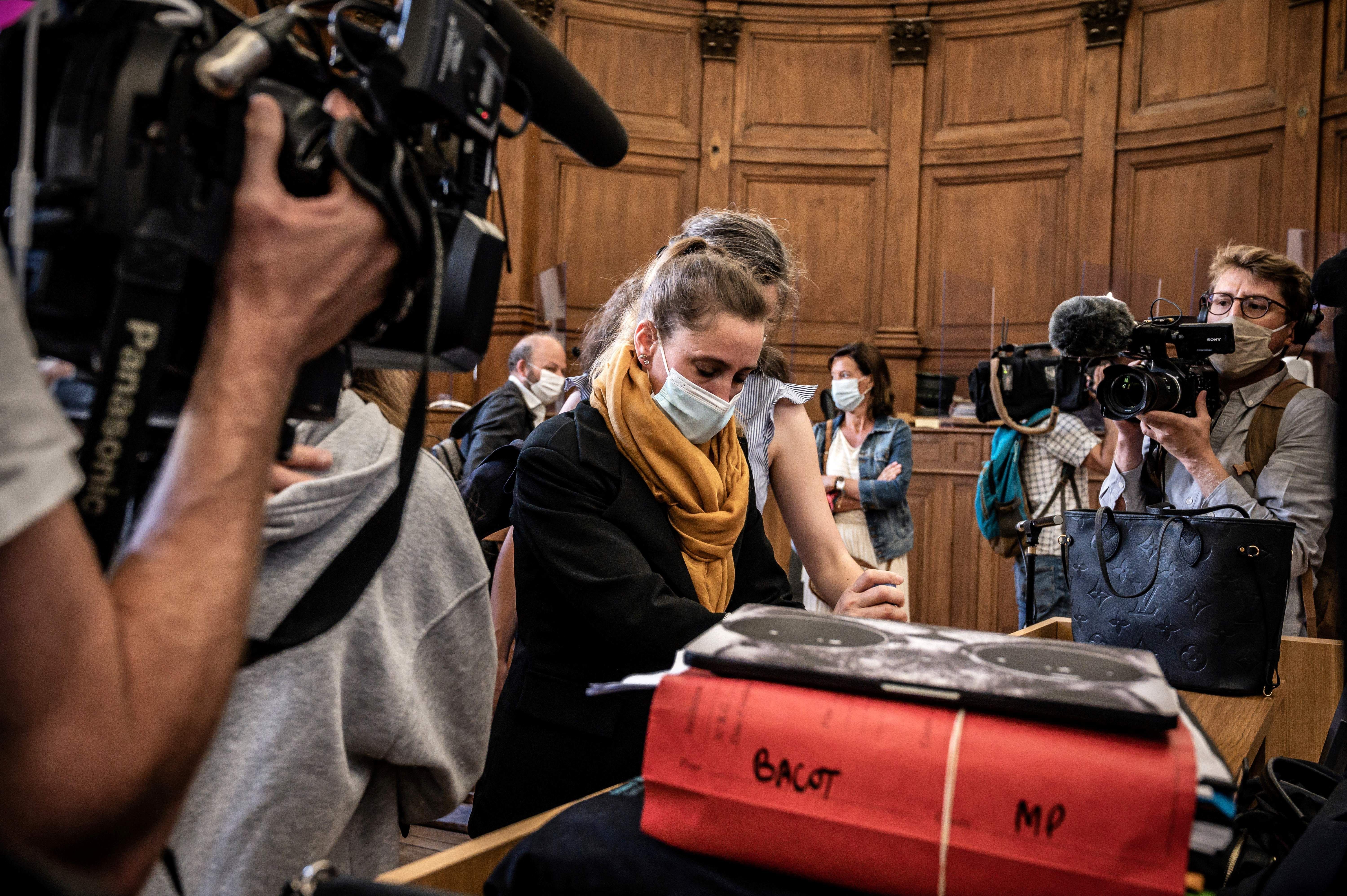 Valérie Bacot en tribunal de Chalon-sur-Saone en junio de 2021. | Foto: Getty Images