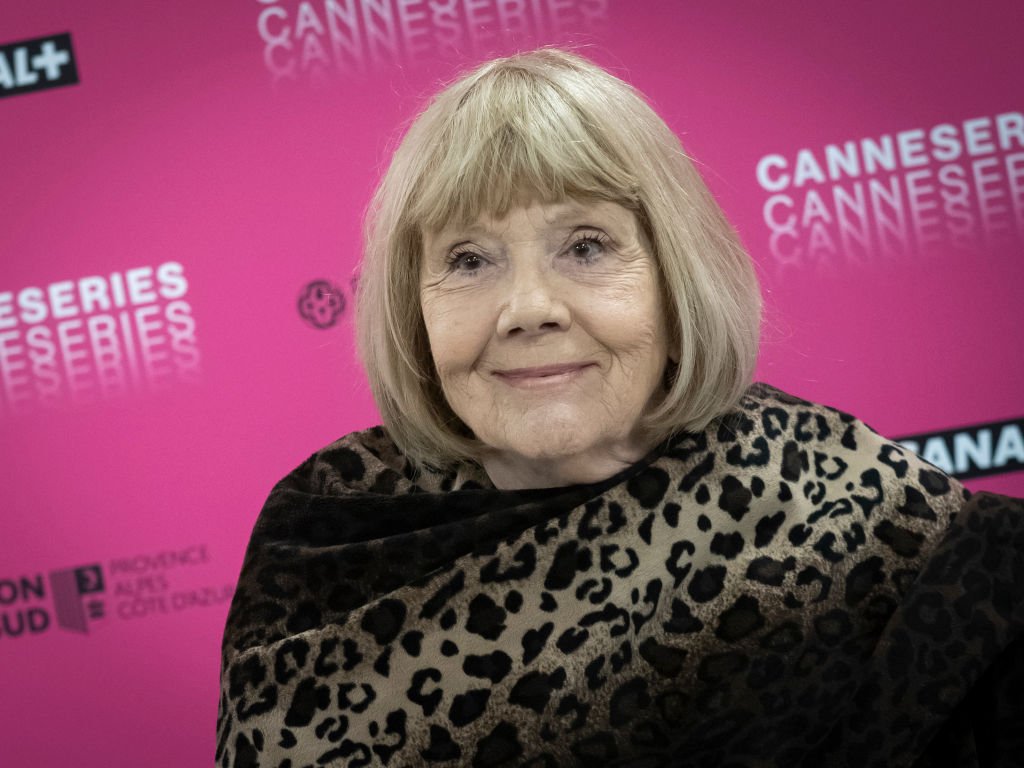 Dame Diana Rigg besucht ihre Meisterklasse während des 2. Canneseries International Series Festivals: Tag zwei am 6. April 2019 in Cannes, Frankreich. (Foto von Arnold Jerocki) | Quelle: Getty Images