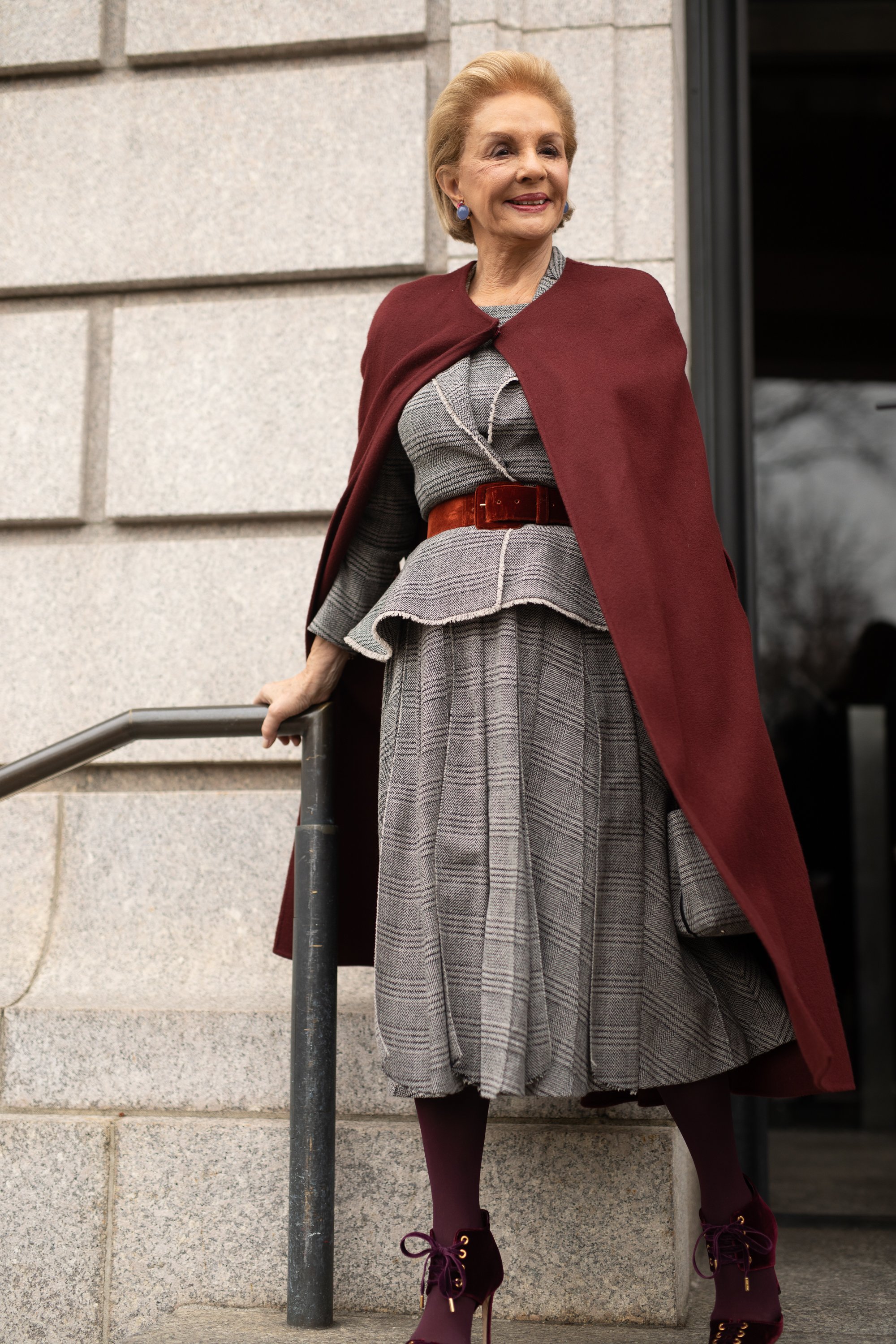 Carolina Herrera en las calles de Nueva York durante la Semana de la Moda 2019 usando prendas de su propia línea en febrero de 2019 || Fuente: Getty Images Carolina Herrera en las calles de Nueva York durante la Semana de la Moda 2019 usando prendas de su propia línea en febrero de 2019 || Fuente: Getty Images